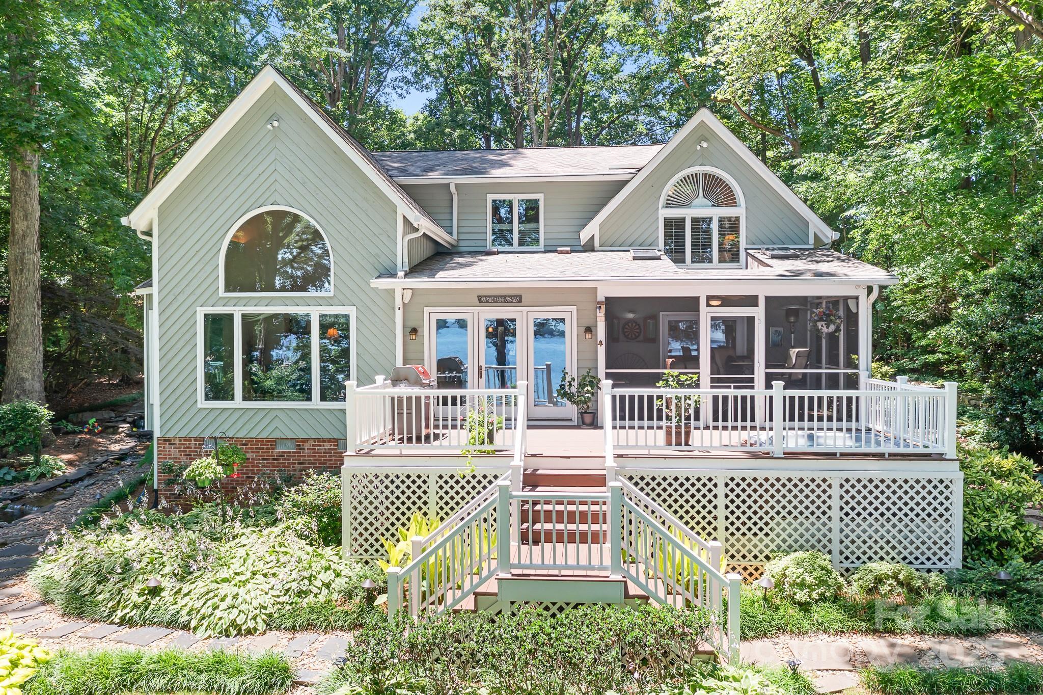 Photo one of 2704 Apache Trl Denver NC 28037 | MLS 4274326