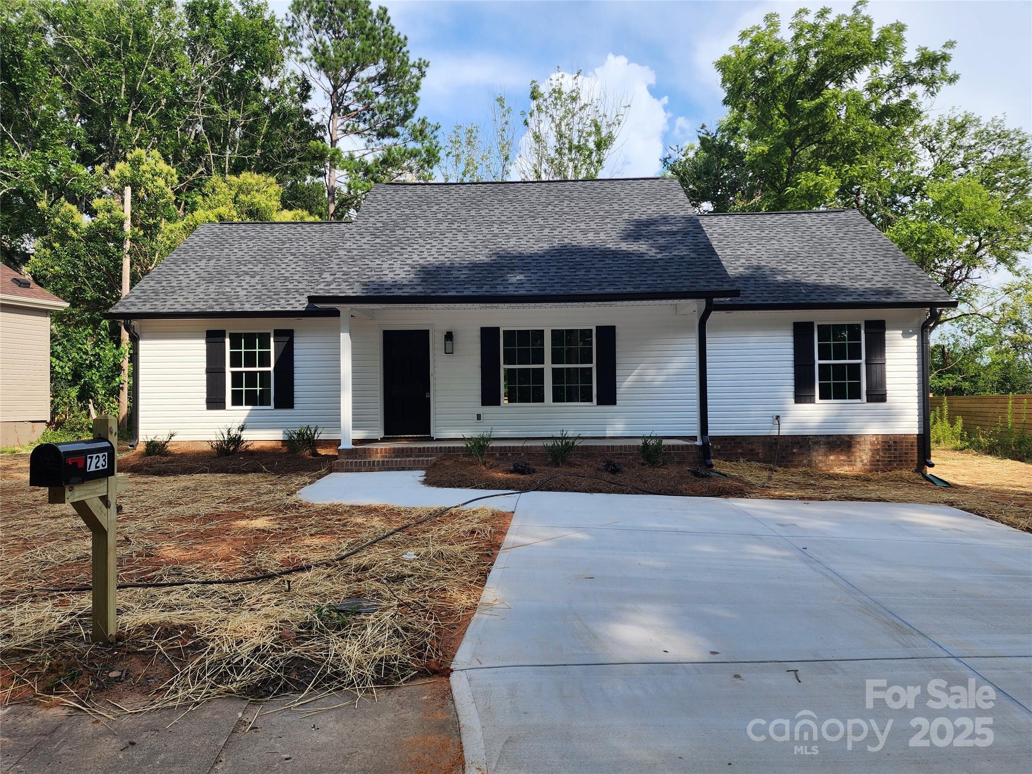 Photo one of 723 Taylor St Rock Hill SC 29730 | MLS 4276065
