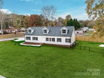 Newly built home with a spacious yard at 7039 Executive Cir, Denver, NC 28037