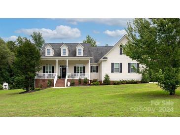 Beautiful two-story home with a well-maintained lawn at 419 Kinsey Creek Ct, Rock Hill, SC 29730