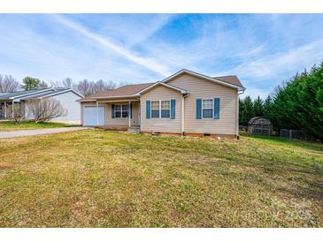 Charming single Gathering house featuring a large yard and traditional architecture at 87 Green Meadows Dr, Taylorsville, NC 28681