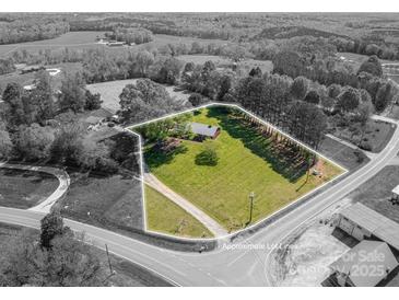 Aerial view of property with lot lines shown at 3340 Wrenwood Dr, Newton, NC 28658