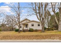 Charming single story home with a spacious yard at 1264 22Nd Ne St, Hickory, NC 28601