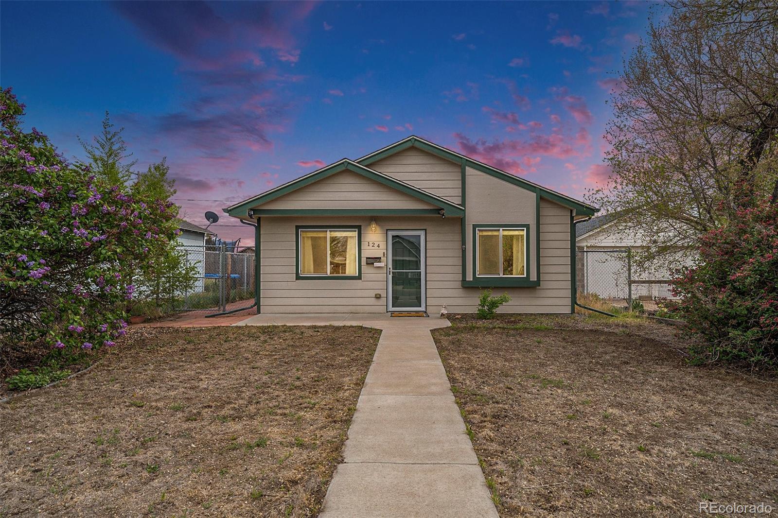 Photo one of 124 3Rd St Fort Lupton CO 80621 | MLS 1734157