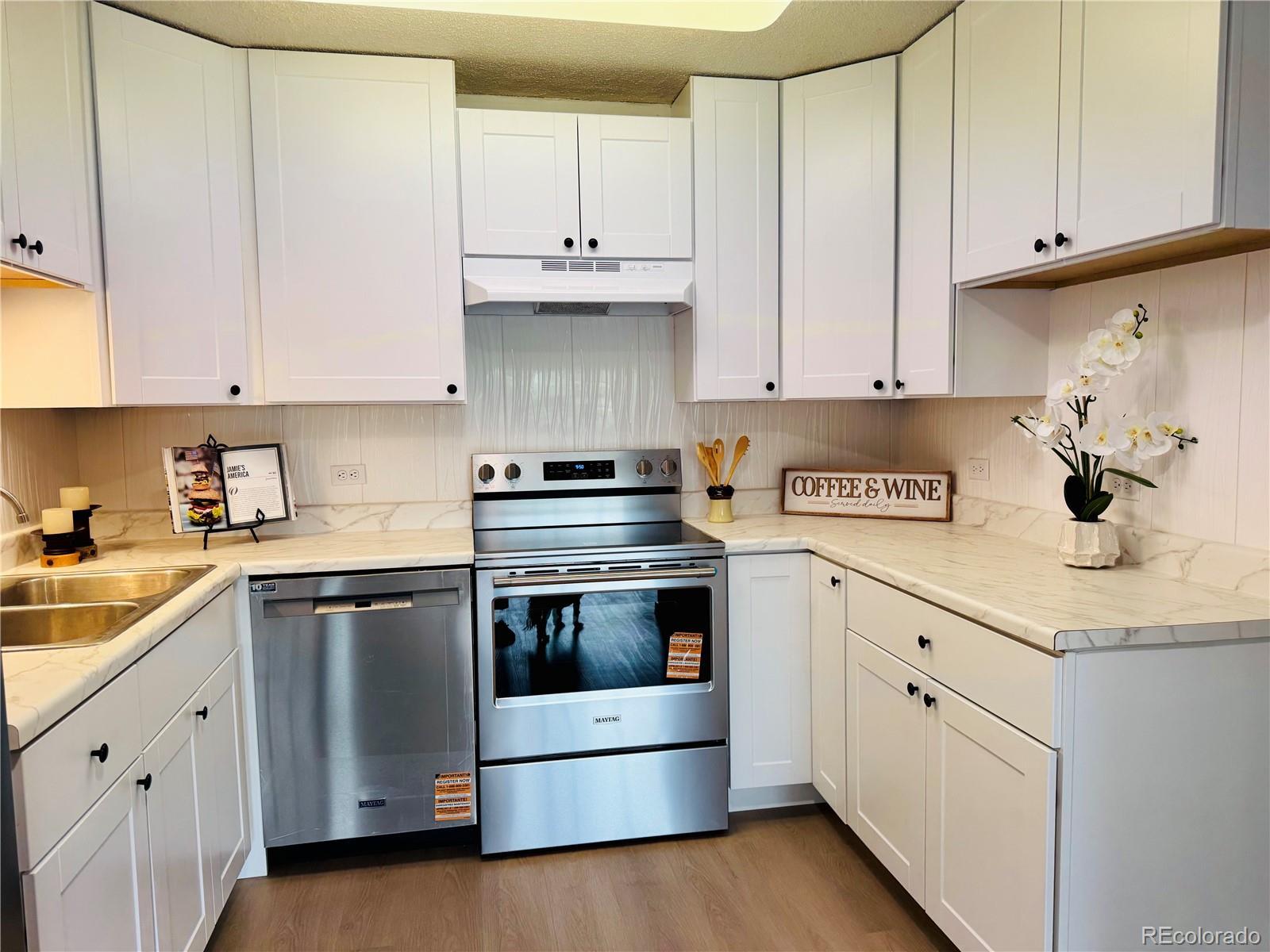 Photo one of 755 S Alton Way # 12C Denver CO 80247 | MLS 2669095