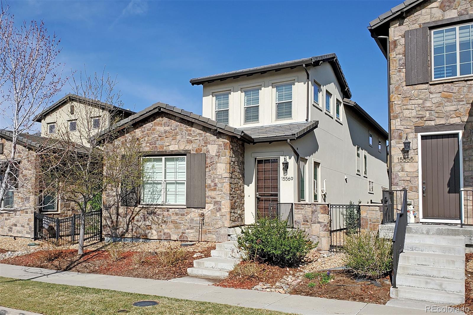 Photo one of 15569 W La Salle Ave Lakewood CO 80228 | MLS 4390442