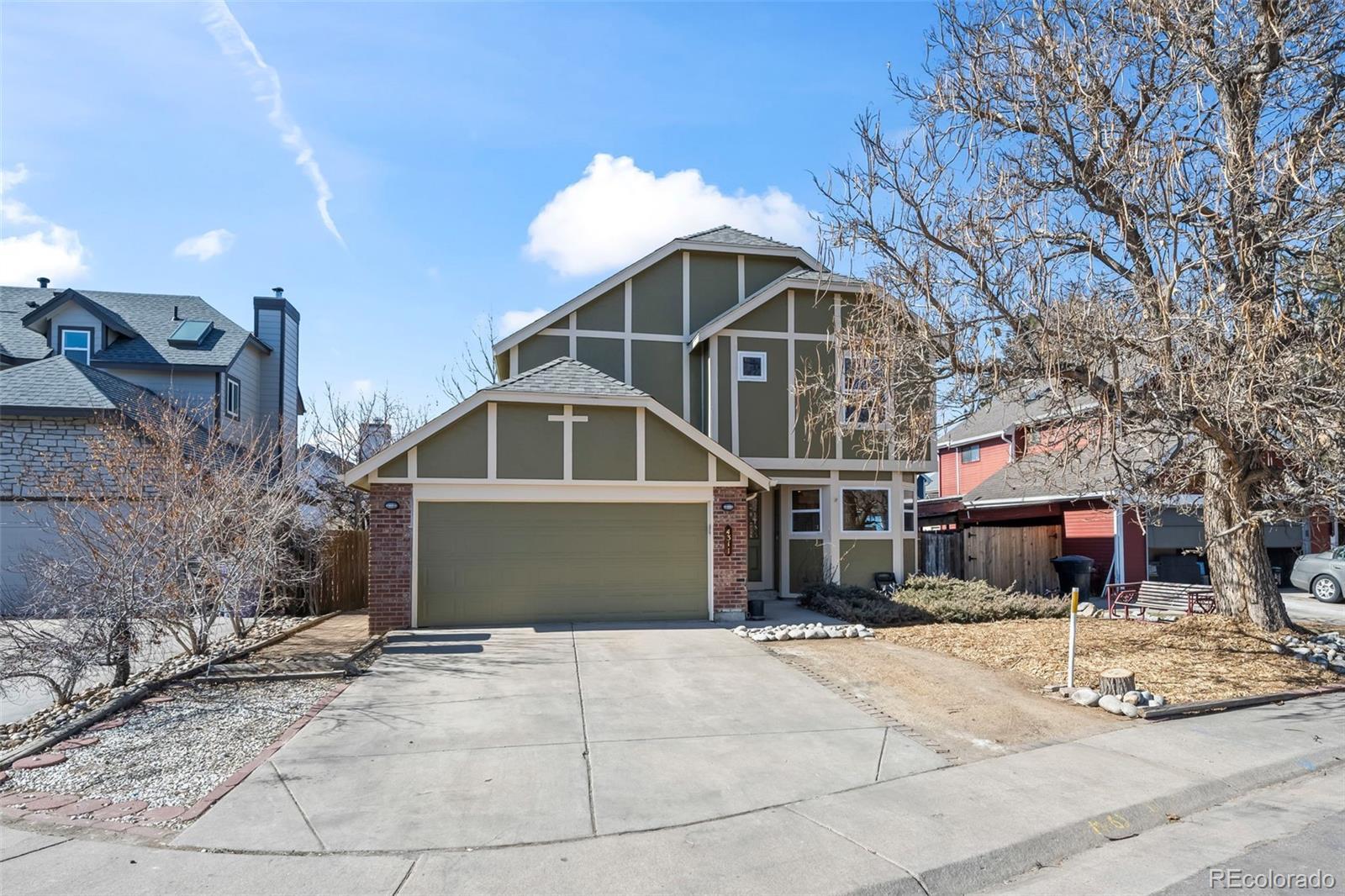 Photo one of 4311 Del Rio Ct Denver CO 80239 | MLS 5368983