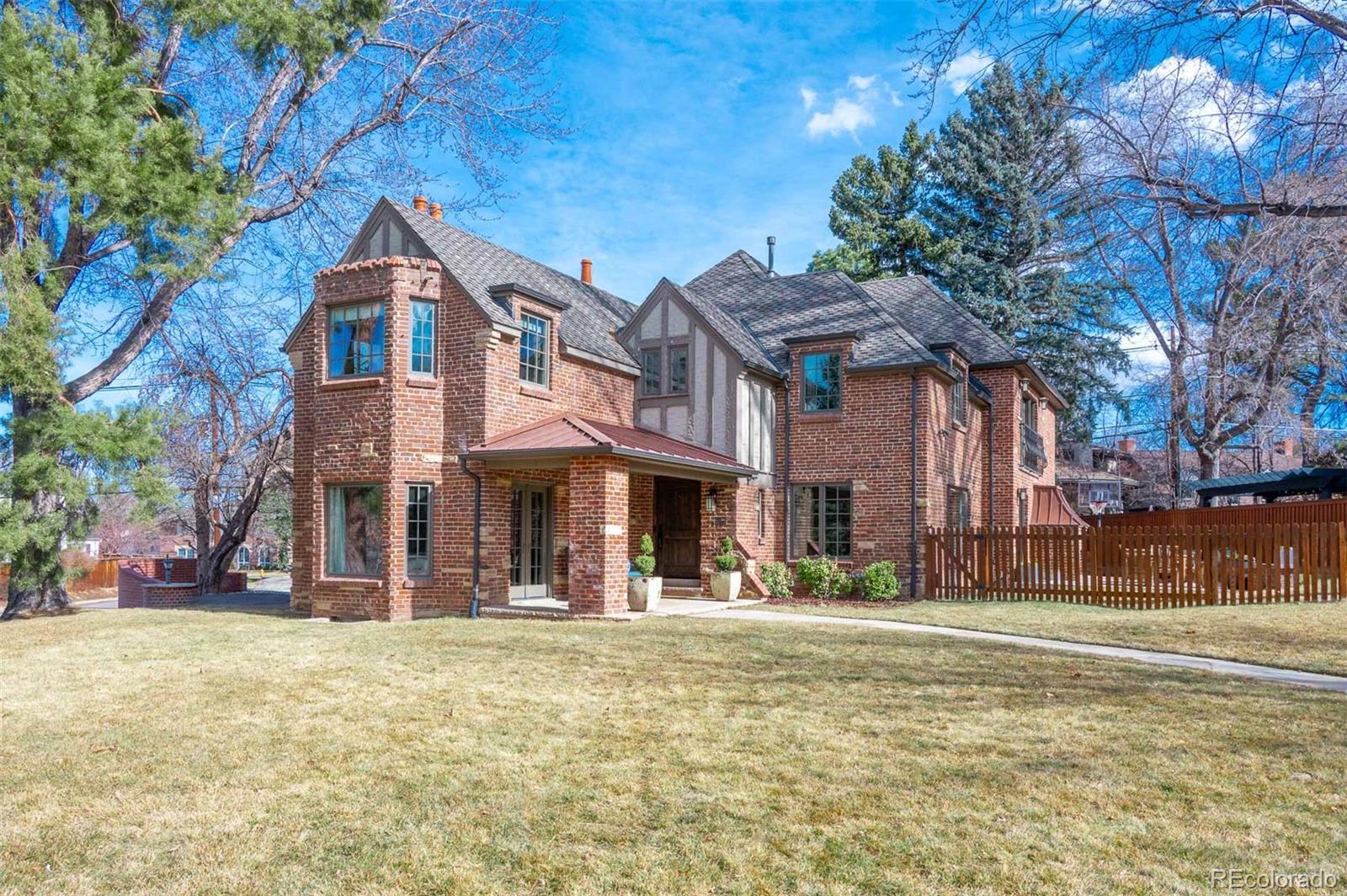 Photo one of 290 Dexter St Denver CO 80220 | MLS 5435674