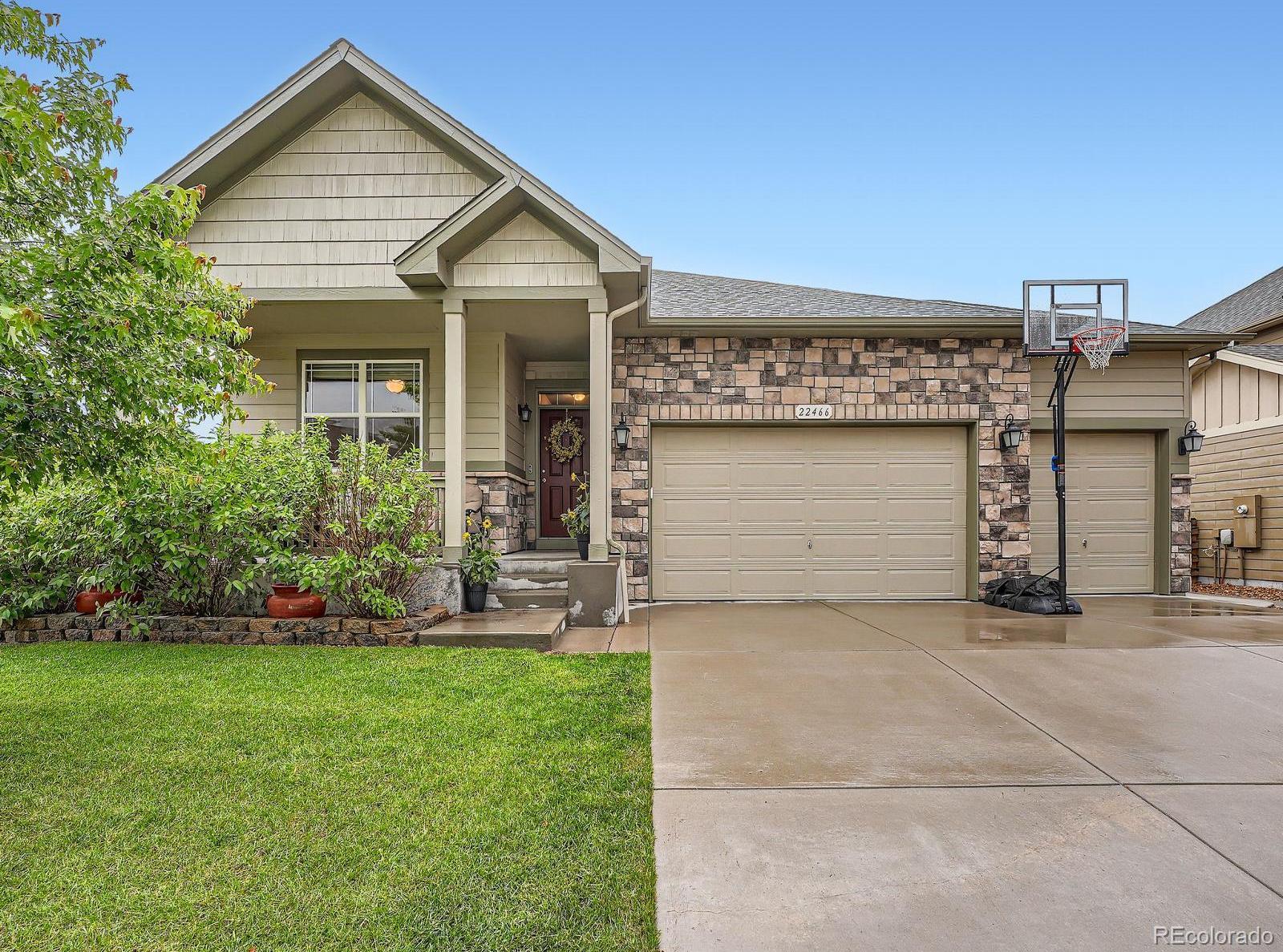 Photo one of 22466 E Layton Cir Aurora CO 80015 | MLS 8360375