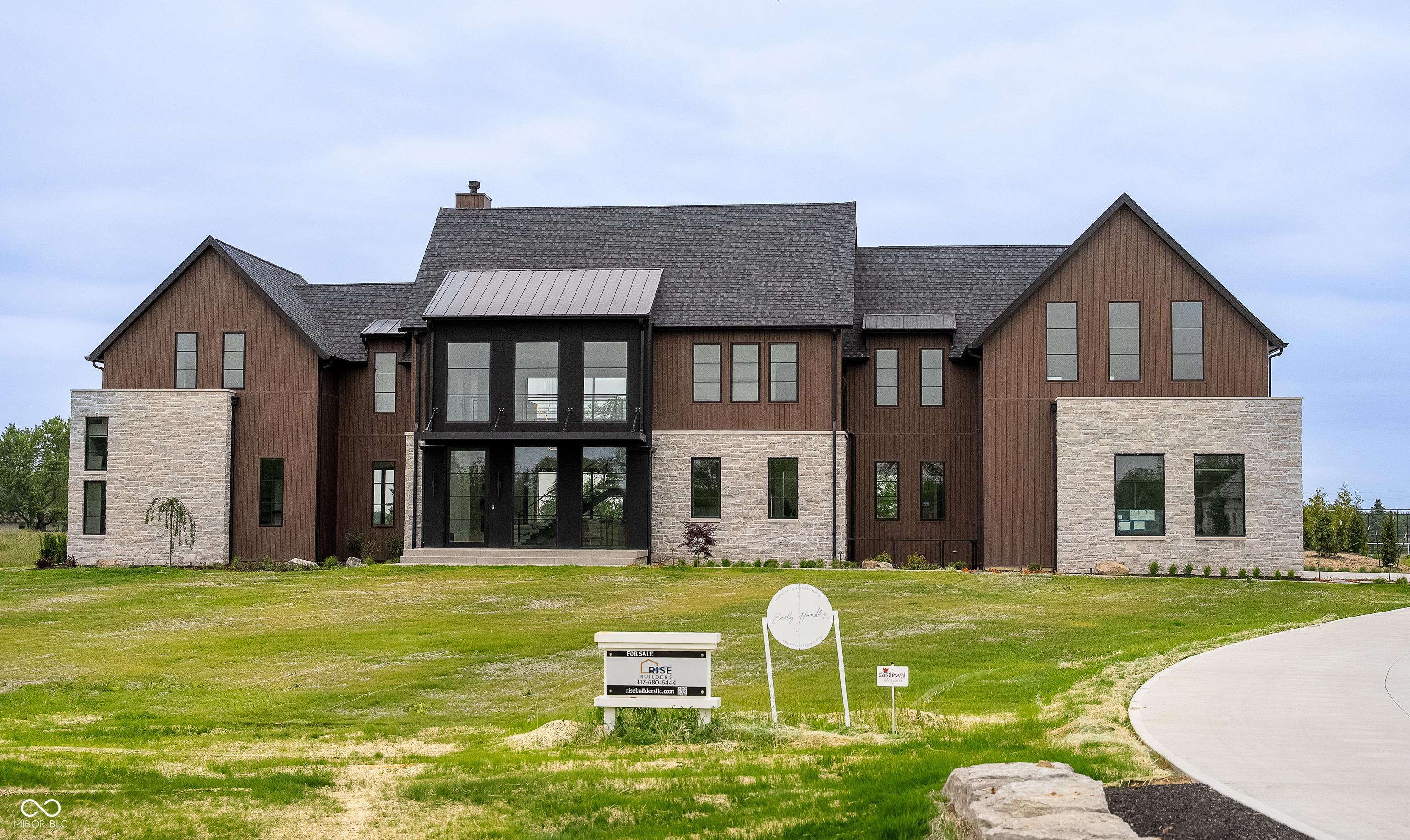 Photo one of 9700 Windy Hills Dr Zionsville IN 46077 | MLS 21994512