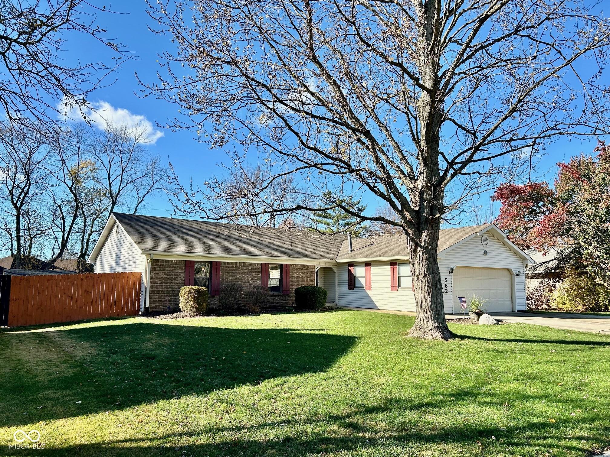 Photo one of 562 Nelson Dr Brownsburg IN 46112 | MLS 22012122