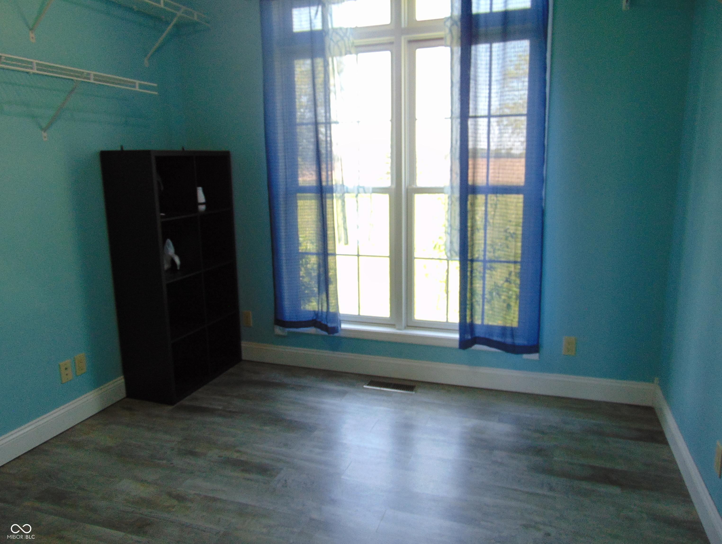 Photo #33