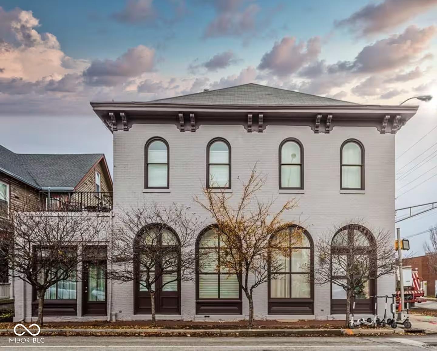 Photo one of 304 N College Ave # Apt A Indianapolis IN 46202 | MLS 22016826