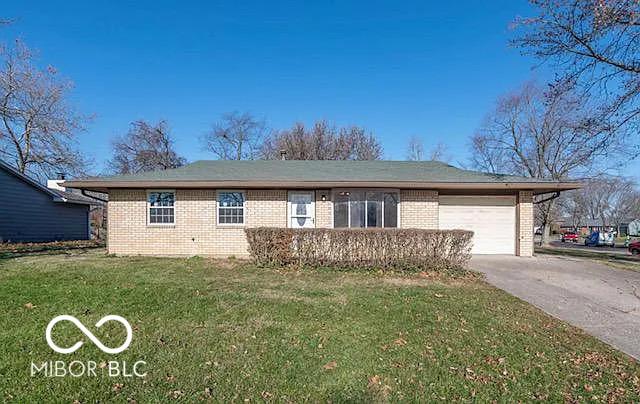Photo one of 10138 Catalina Dr Indianapolis IN 46235 | MLS 22020139