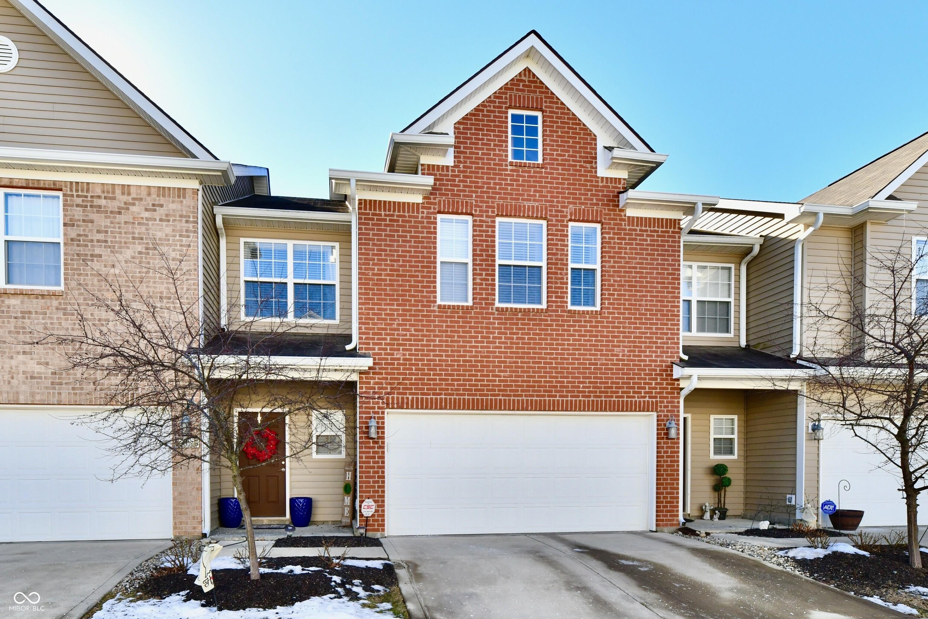 Photo one of 9755 Clover Ct # 103 Fishers IN 46037 | MLS 22020536