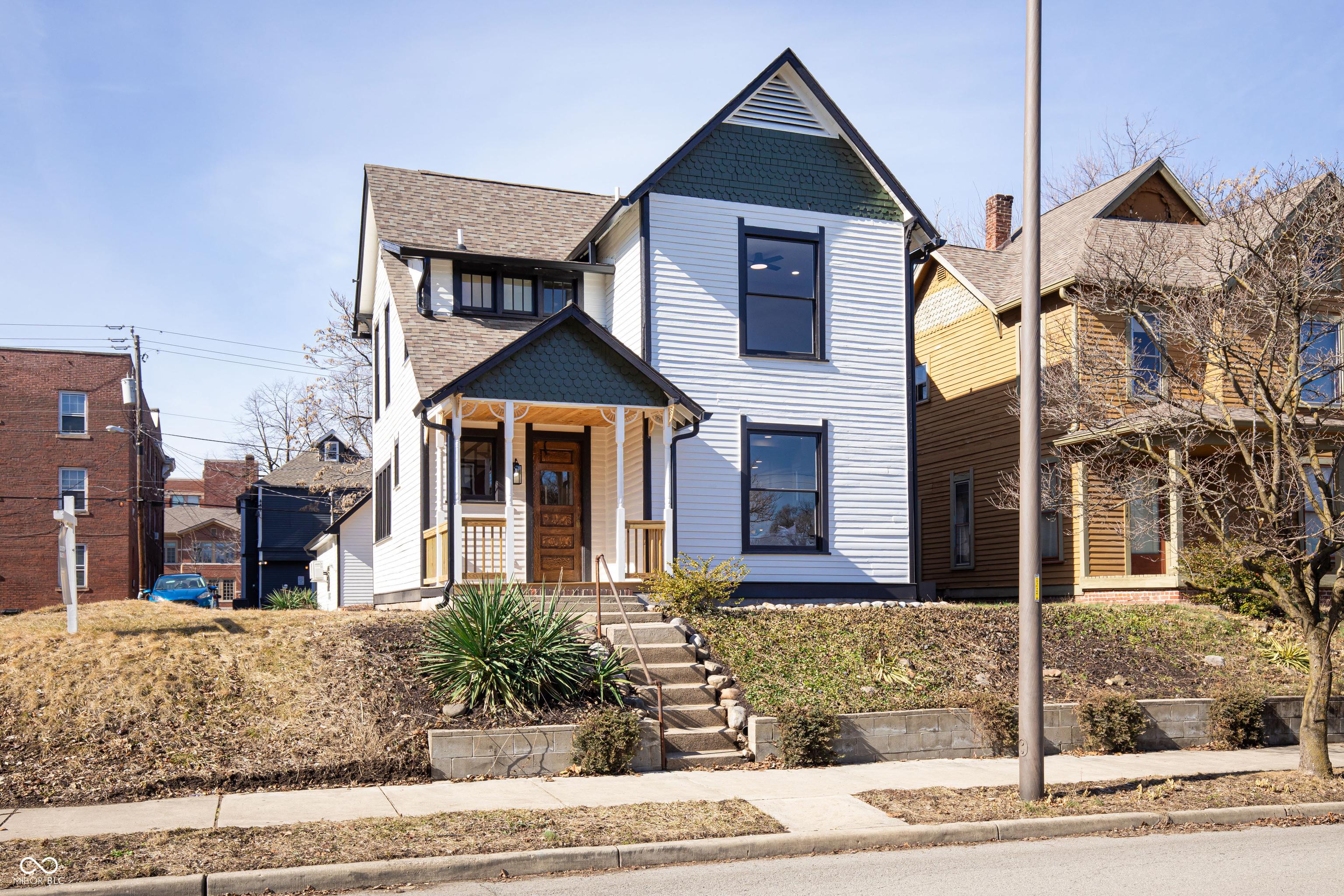 Photo one of 2110 N Talbott St Indianapolis IN 46202 | MLS 22022191