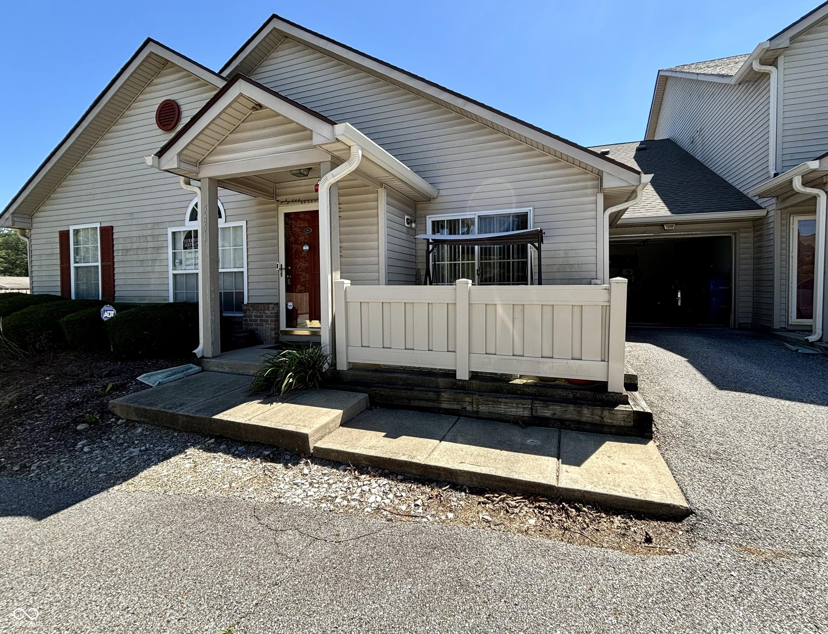 Photo one of 5451 Kelvington Ln Indianapolis IN 46254 | MLS 22022115