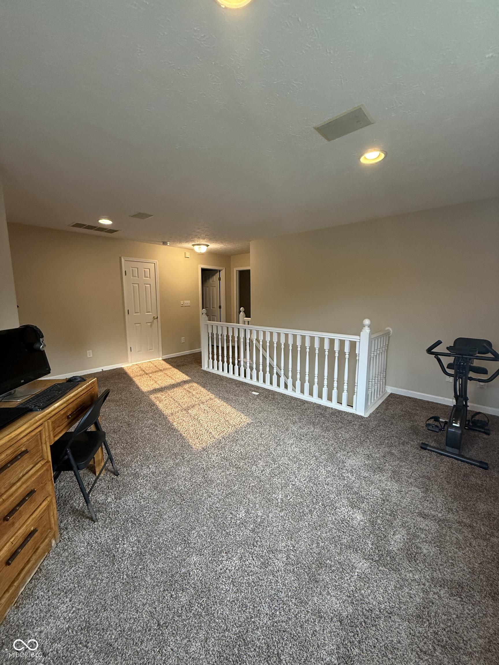 Photo #33