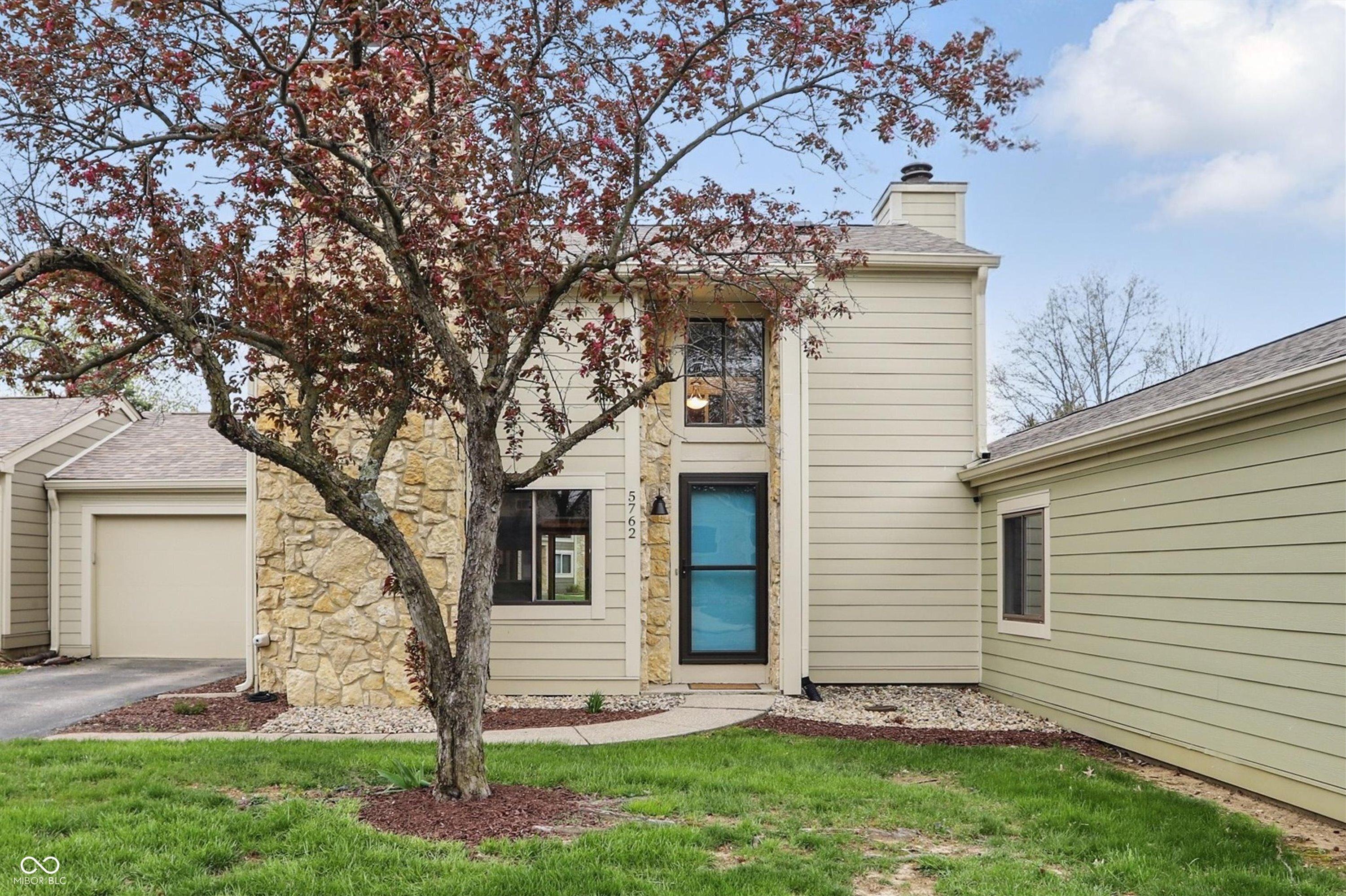 Photo one of 5762 Overcrest Dr Indianapolis IN 46237 | MLS 22023949