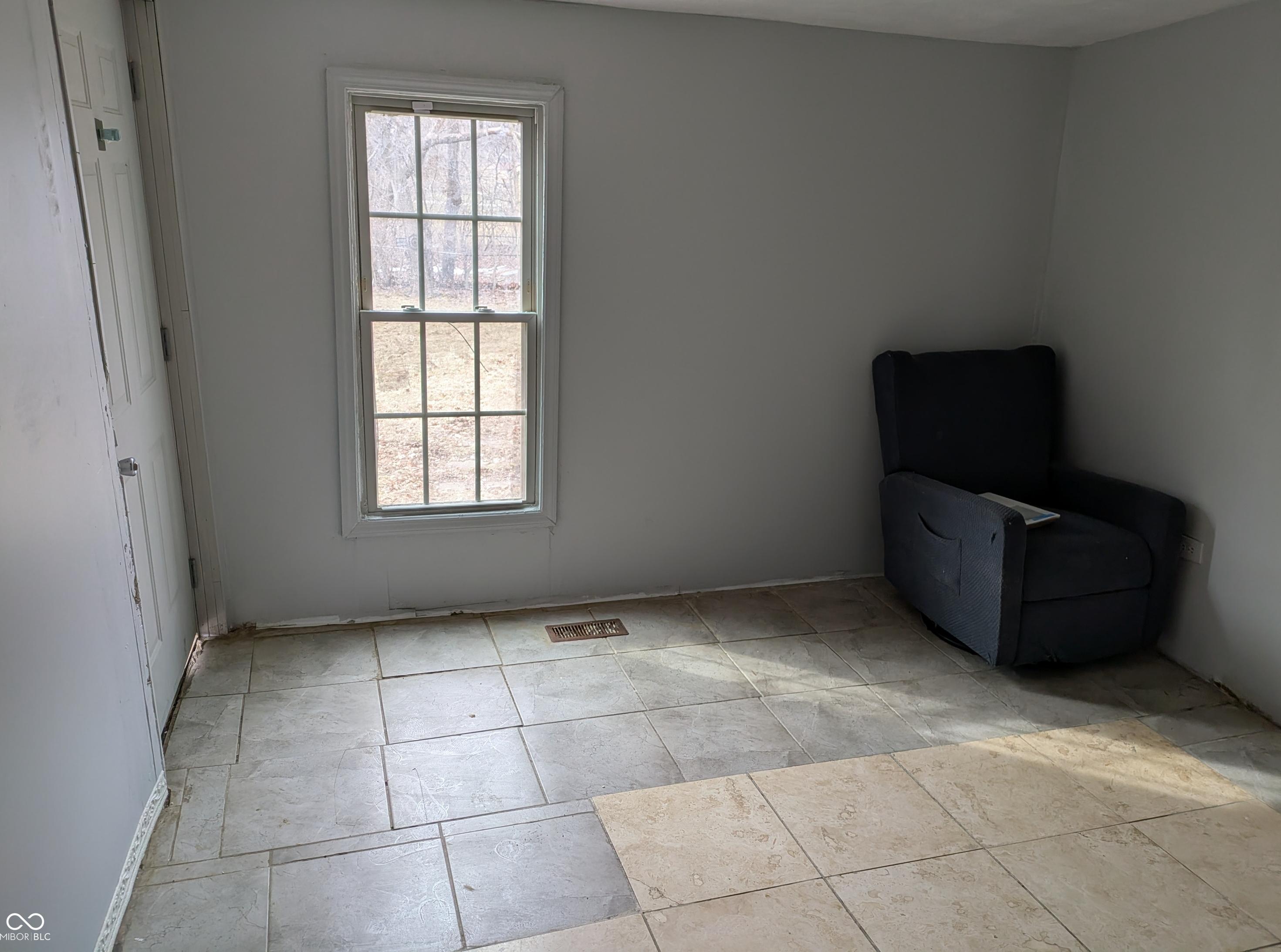 Photo #6