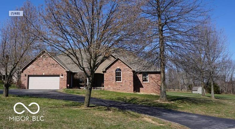 Photo one of 2731 Trailridge Ct Martinsville IN 46151 | MLS 22026167