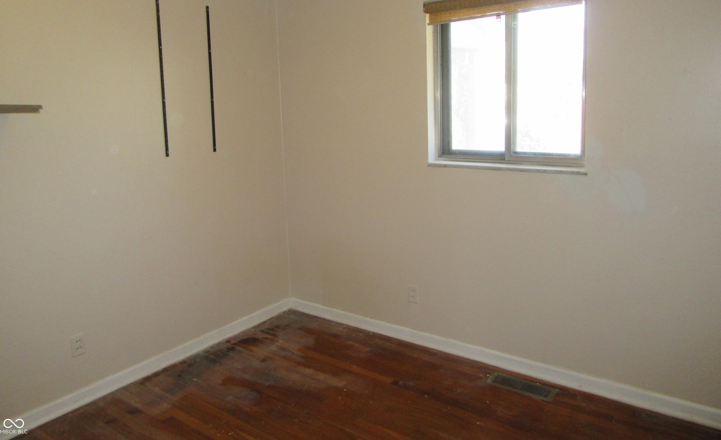 Photo #9