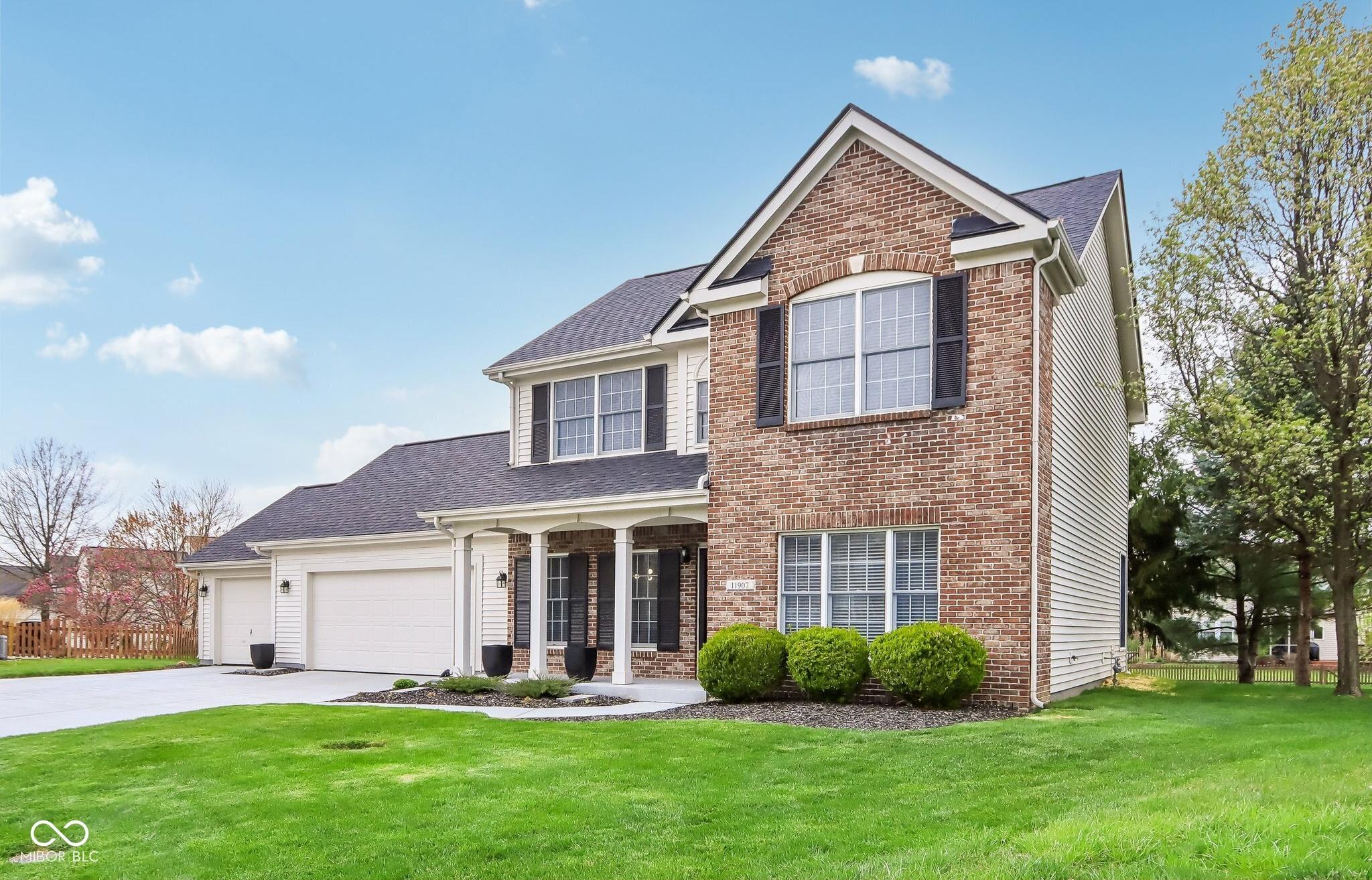 Photo one of 11907 Ledgestone Cir Fishers IN 46037 | MLS 22026403