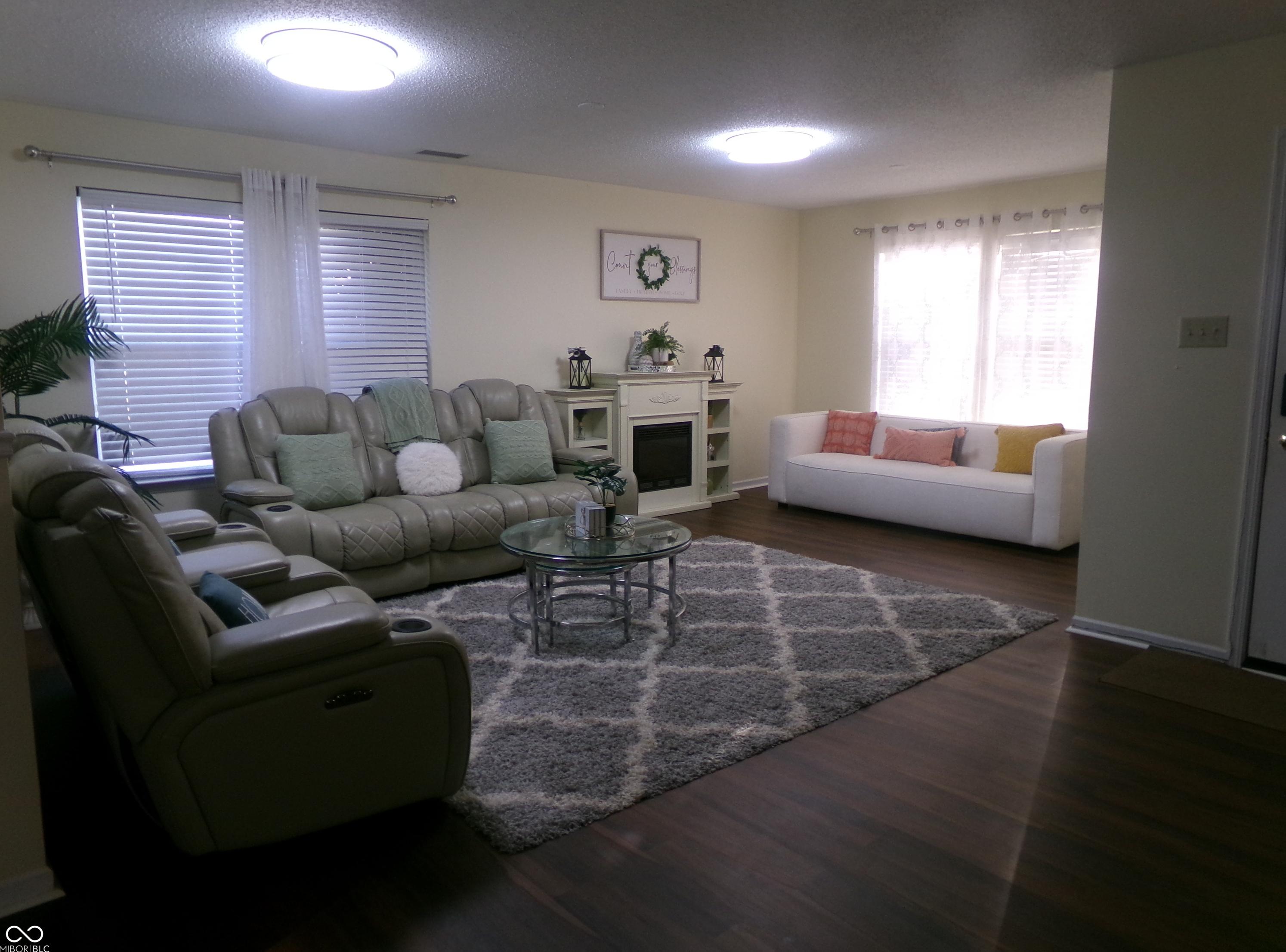 Photo #6
