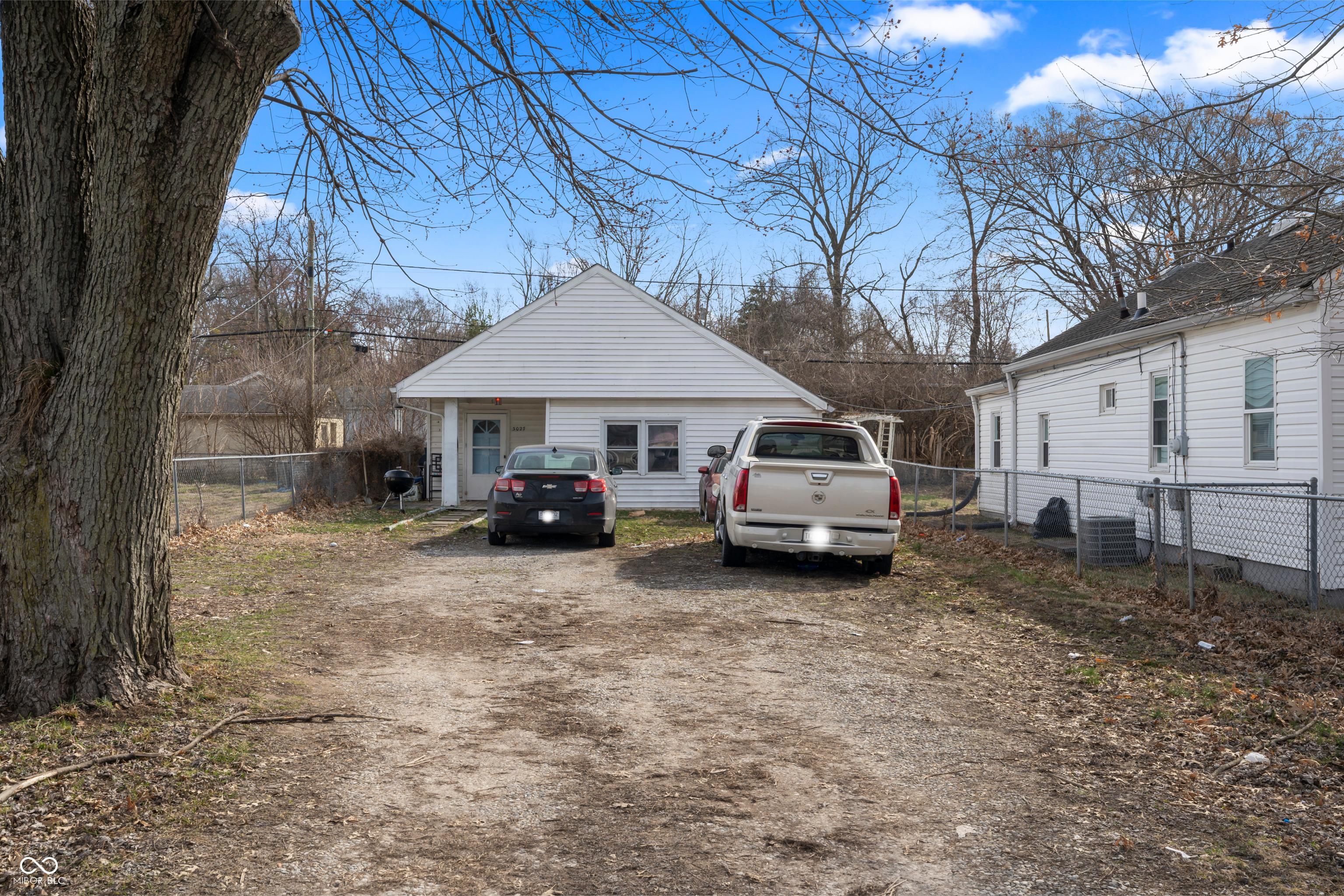 Photo one of 3027 Alice Ave Indianapolis IN 46237 | MLS 22027364