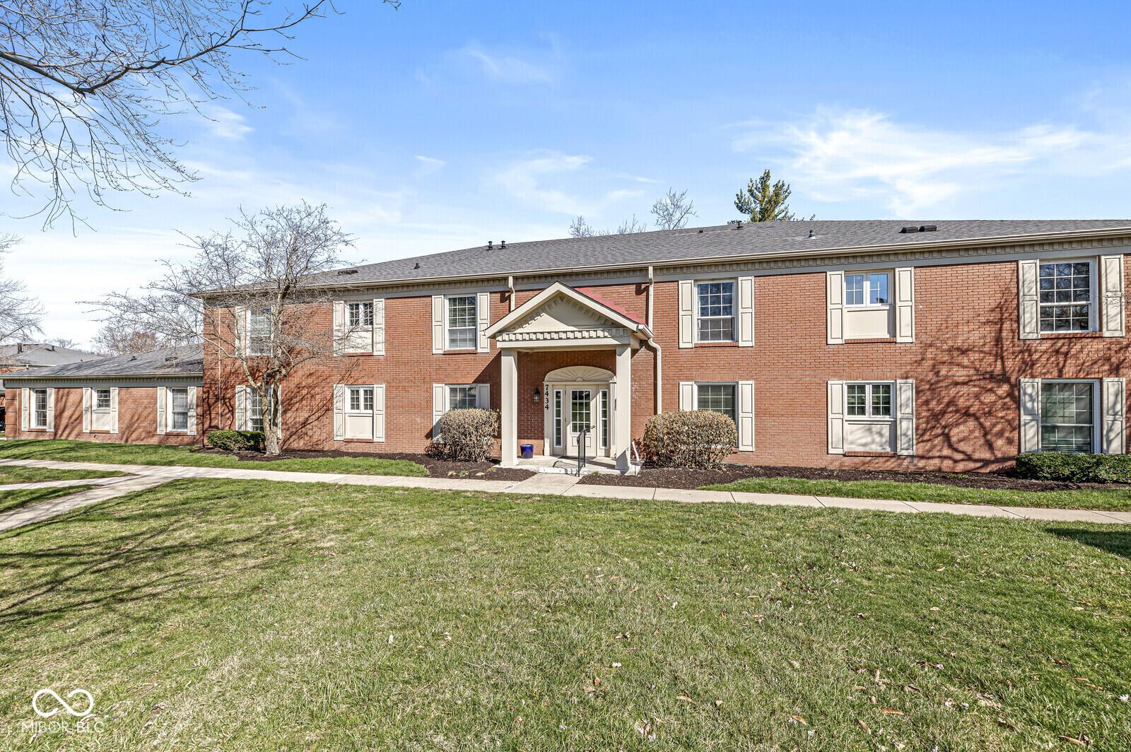 Photo one of 7434 King George Dr # A Indianapolis IN 46260 | MLS 22027432
