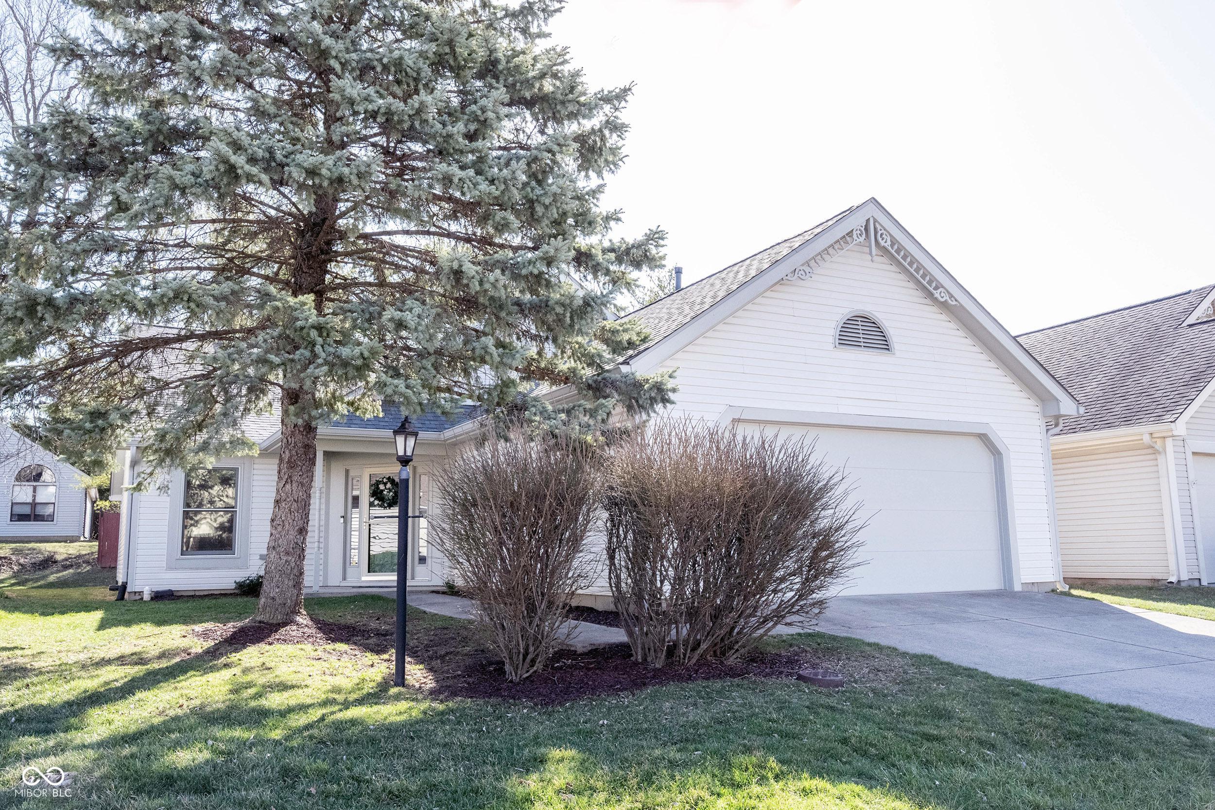 Photo one of 9303 Aintree Dr Indianapolis IN 46250 | MLS 22027493