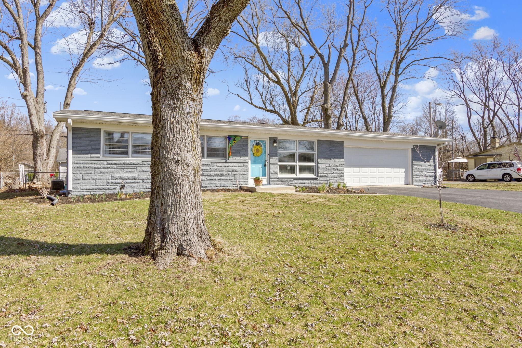 Photo one of 10427 N Delaware St Carmel IN 46280 | MLS 22027890