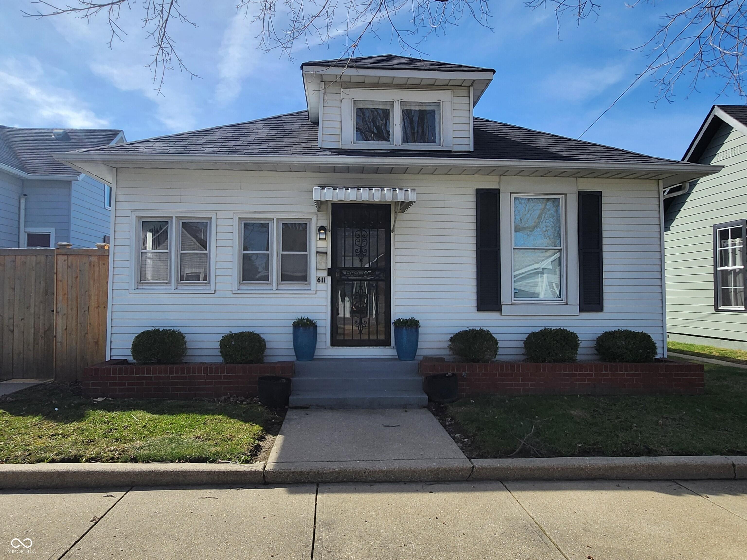 Photo one of 611 W South St Shelbyville IN 46176 | MLS 22028460