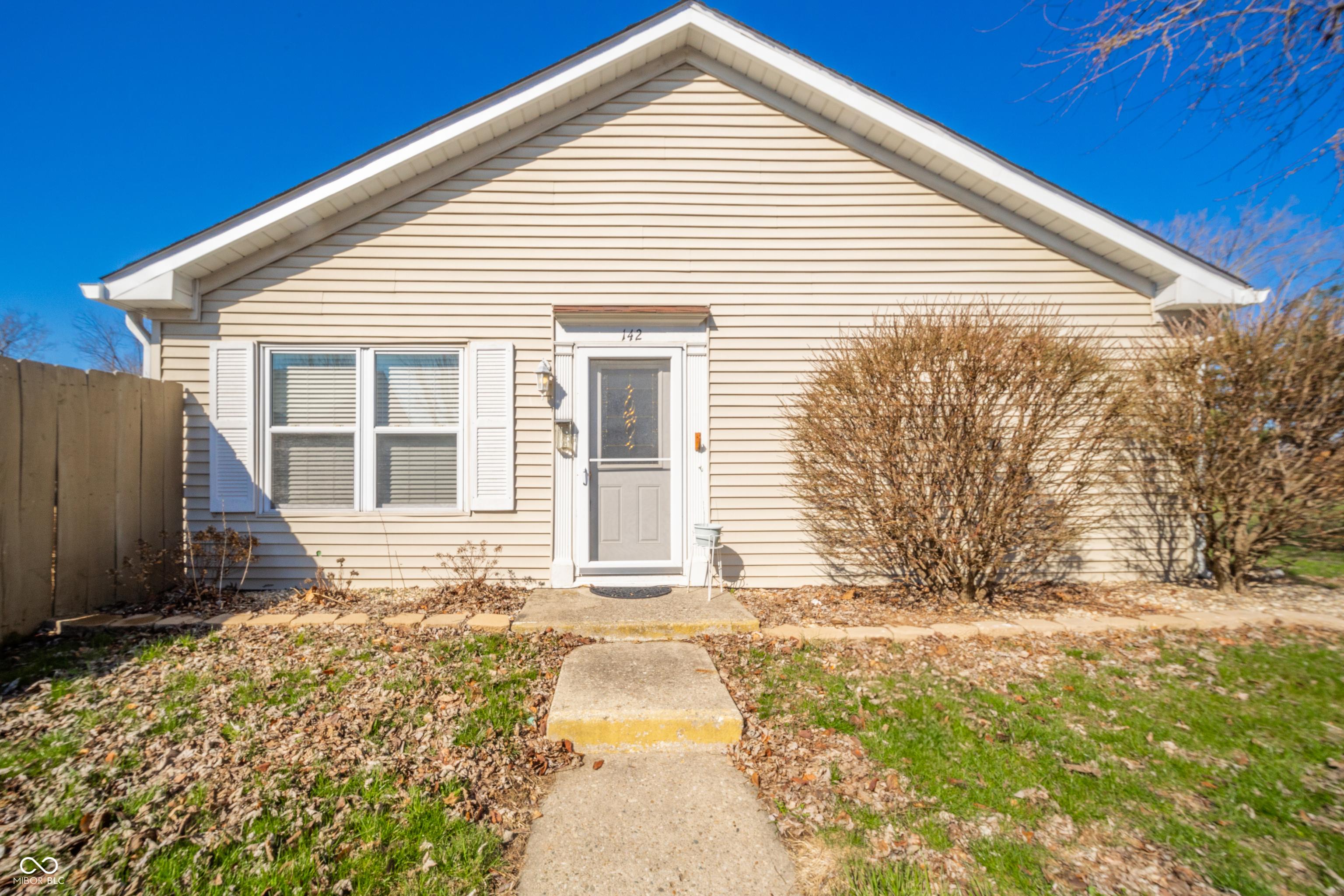 Photo one of 142 Norbeck Ter Indianapolis IN 46217 | MLS 22028611