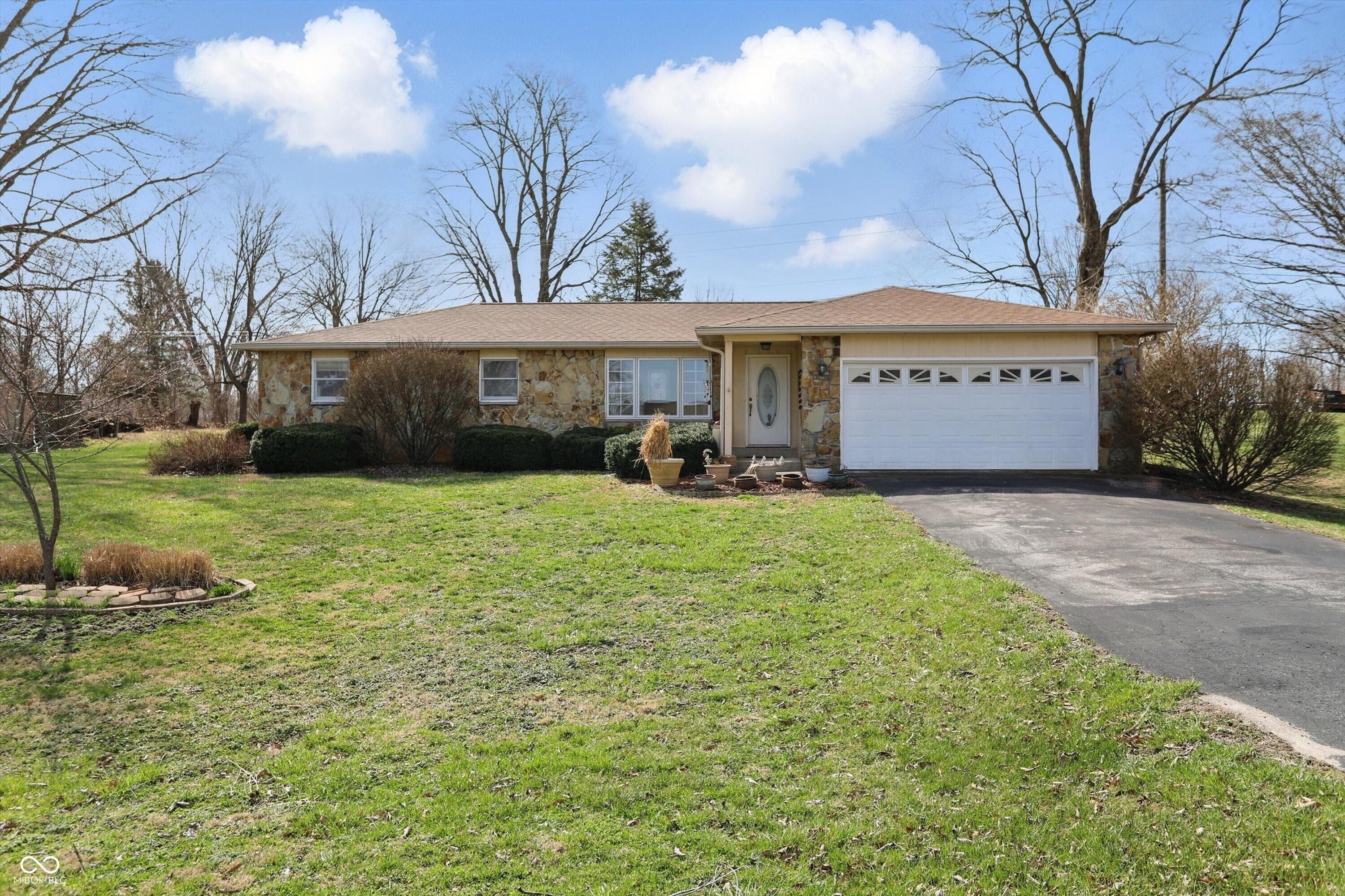 Photo one of 110 Jordan Ct Martinsville IN 46151 | MLS 22028861