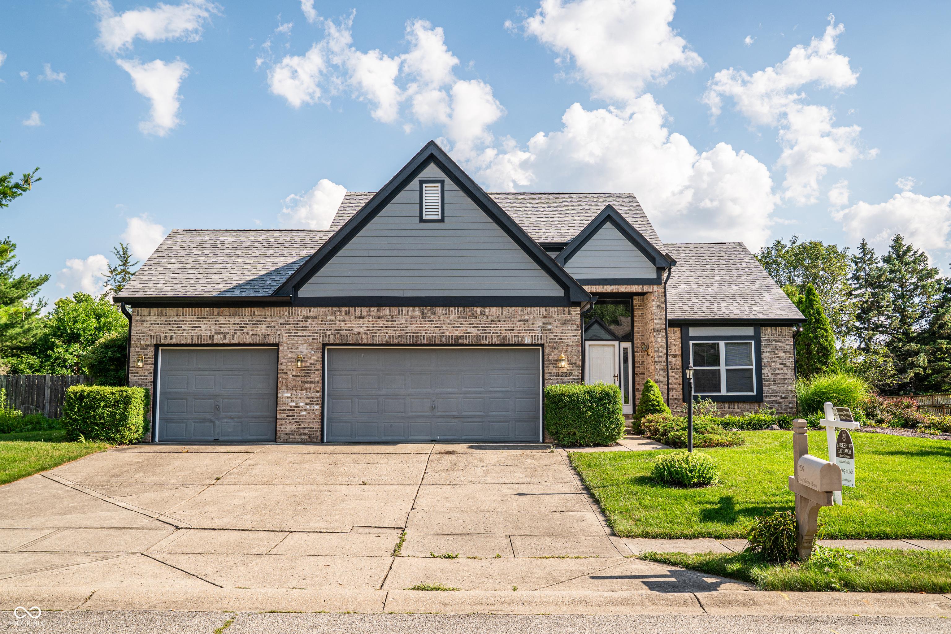 Photo one of 11229 Echo Ridge Ln Indianapolis IN 46236 | MLS 22028800