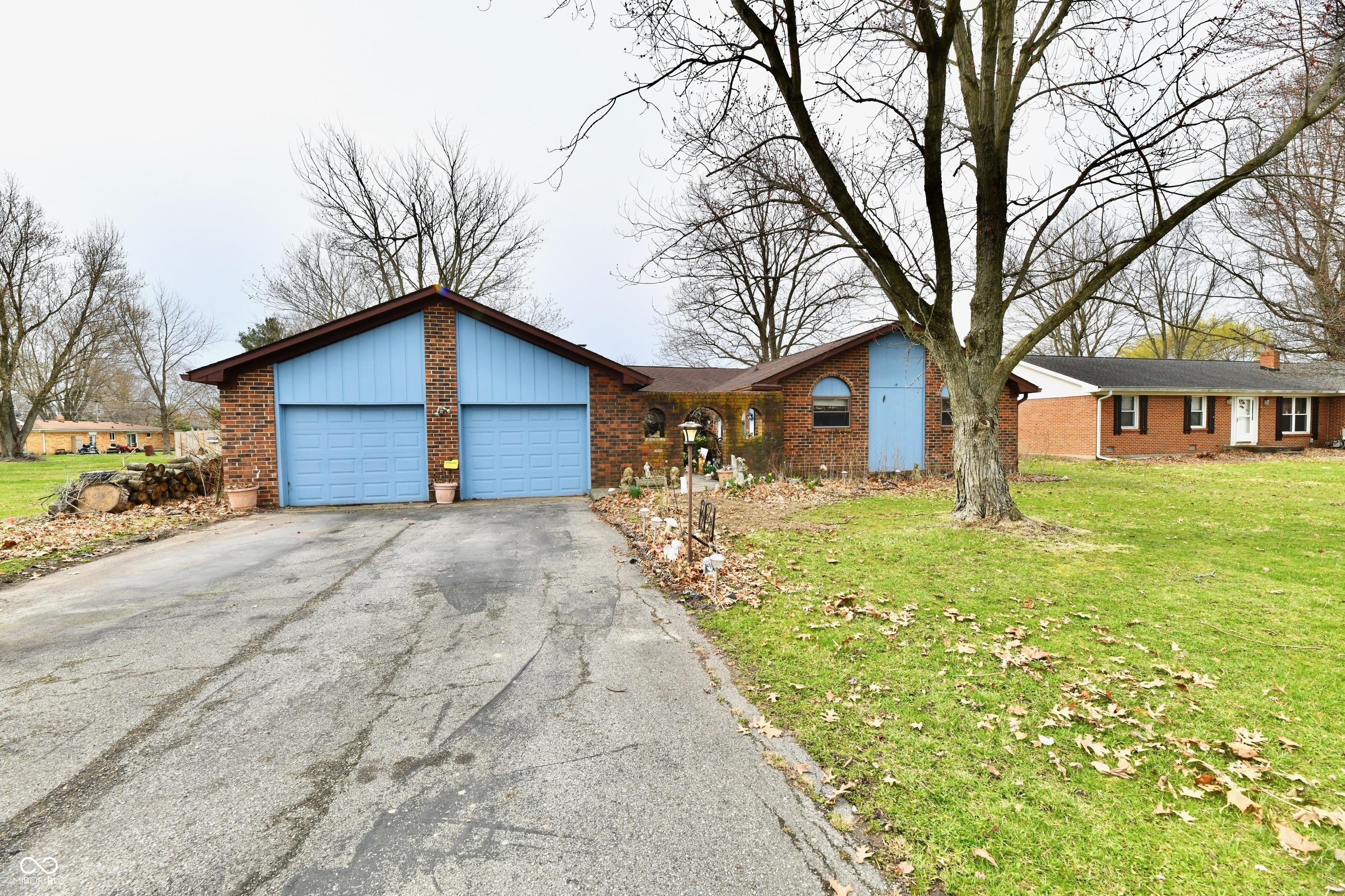 Photo one of 9053 Sunset Ln Brownsburg IN 46112 | MLS 22028854