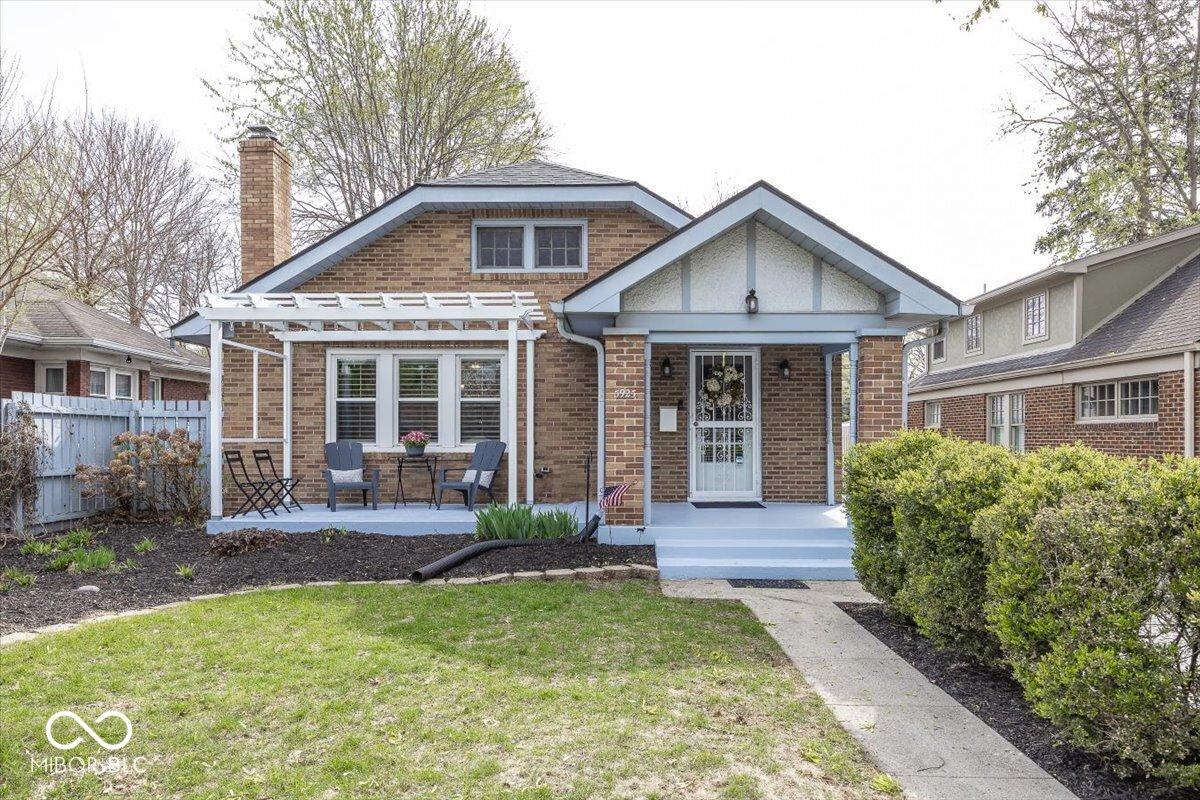 Photo one of 5925 Guilford Ave Indianapolis IN 46220 | MLS 22029136
