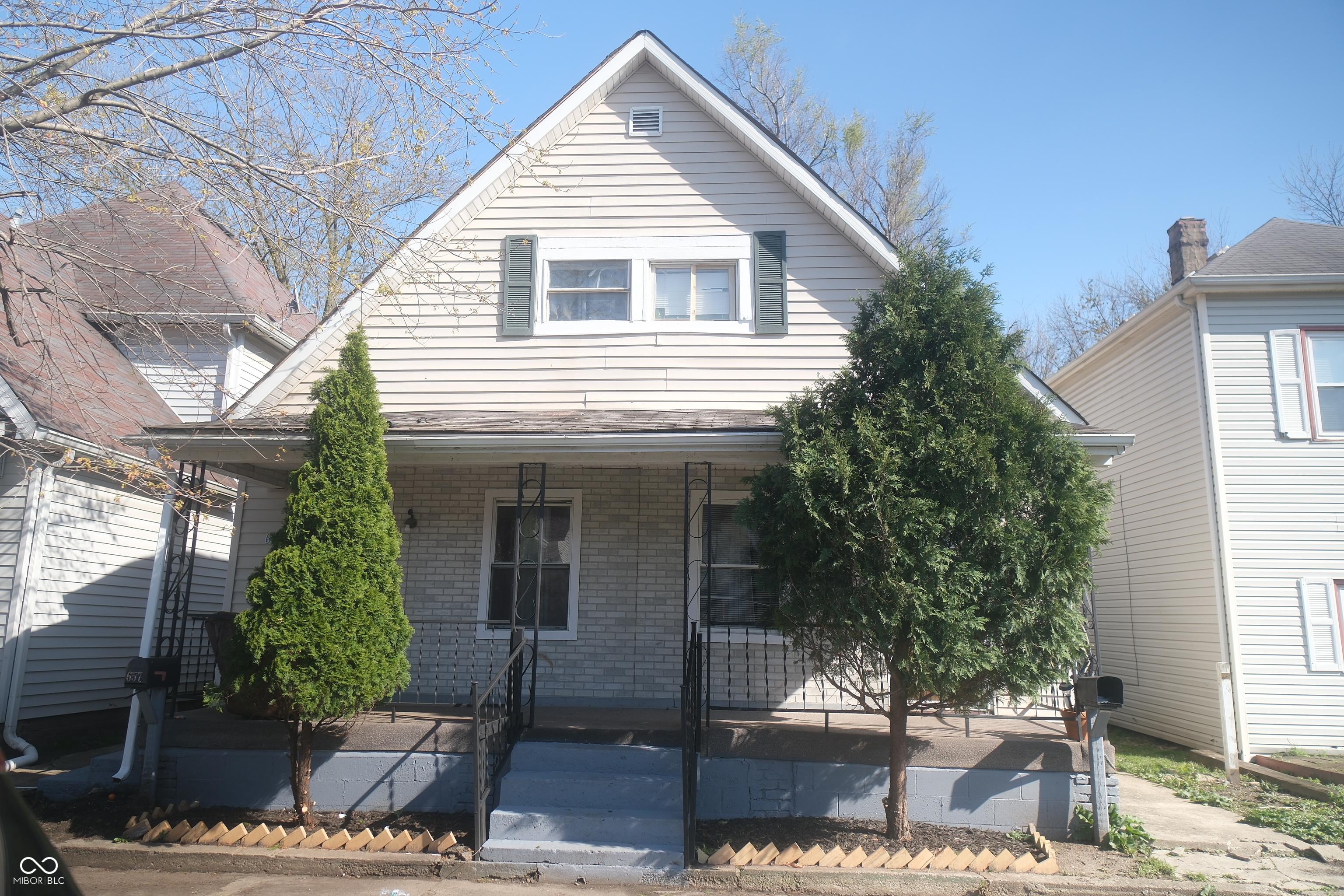 Photo one of 657 Birch Ave Indianapolis IN 46221 | MLS 22029187