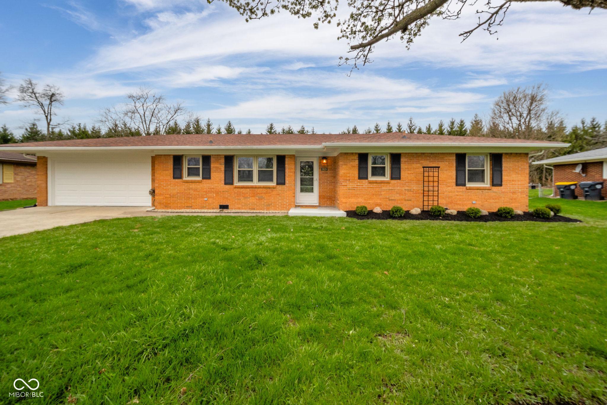 Photo one of 3929 Lee St Anderson IN 46011 | MLS 22029250