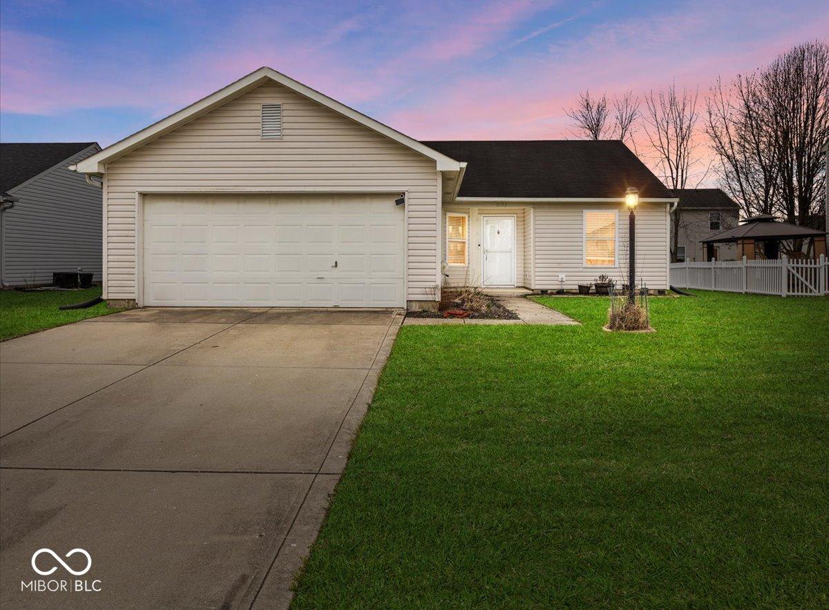 Photo one of 1683 Sweetwater Ln Greenfield IN 46140 | MLS 22029685
