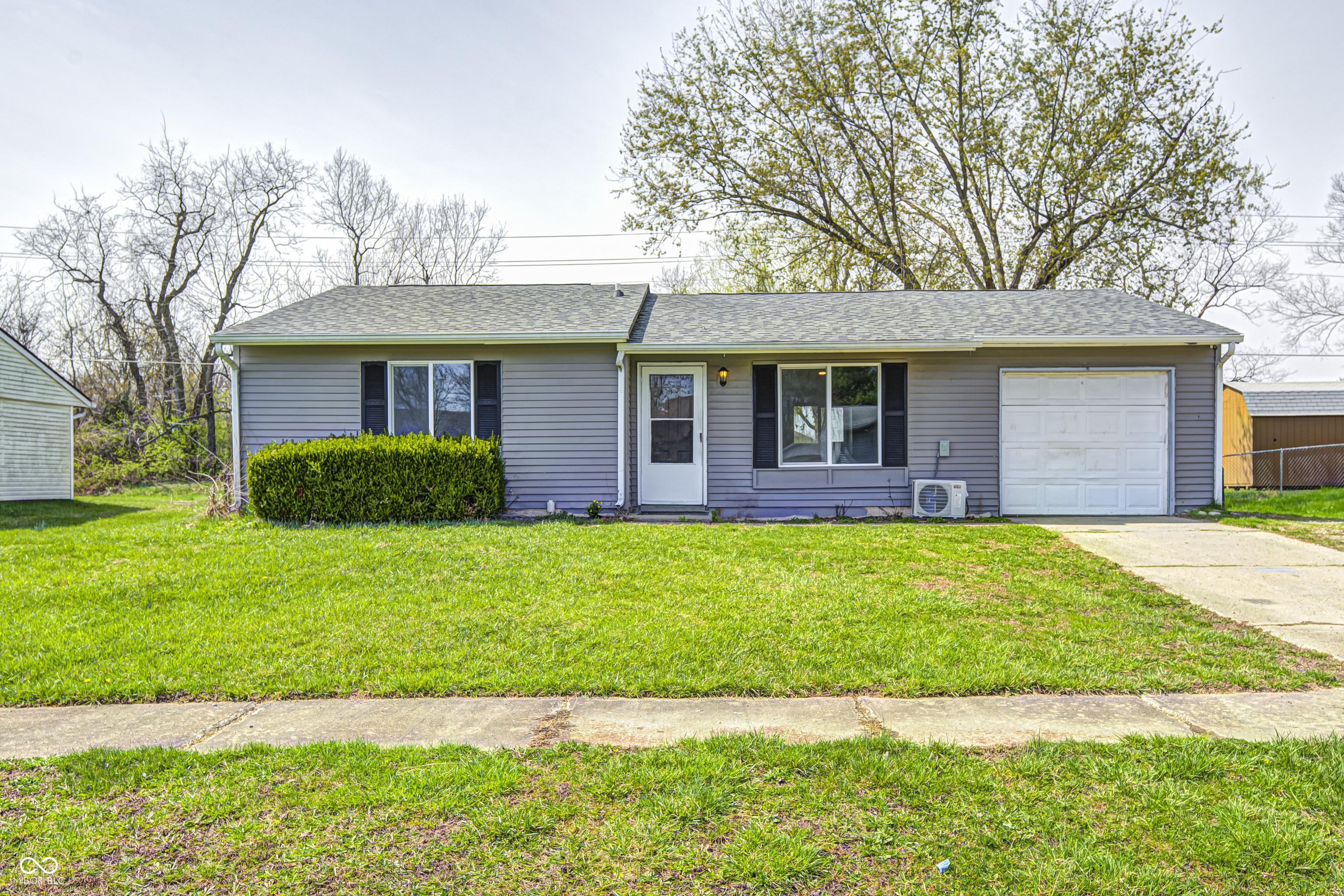 Photo one of 6124 Dry Den Ct Indianapolis IN 46221 | MLS 22029777