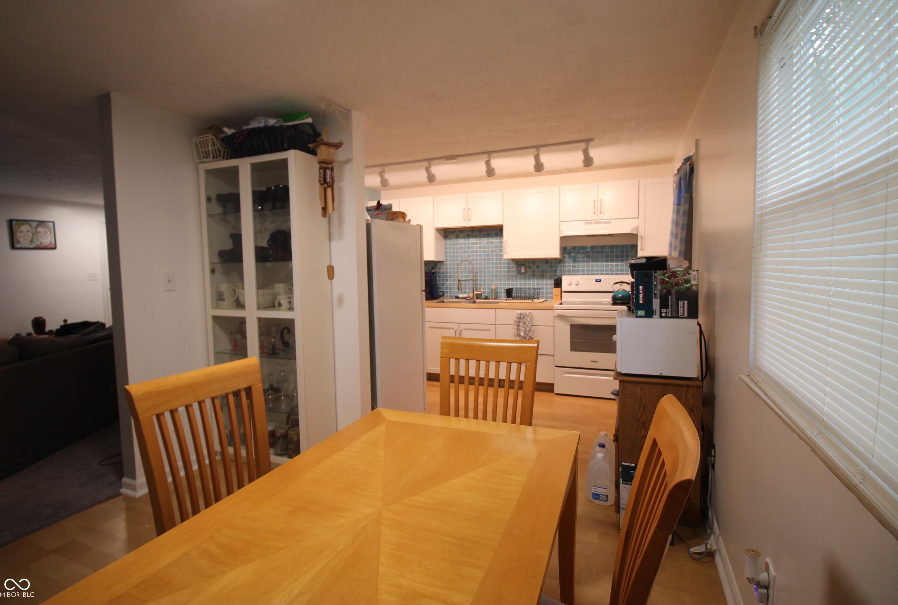 Photo #10
