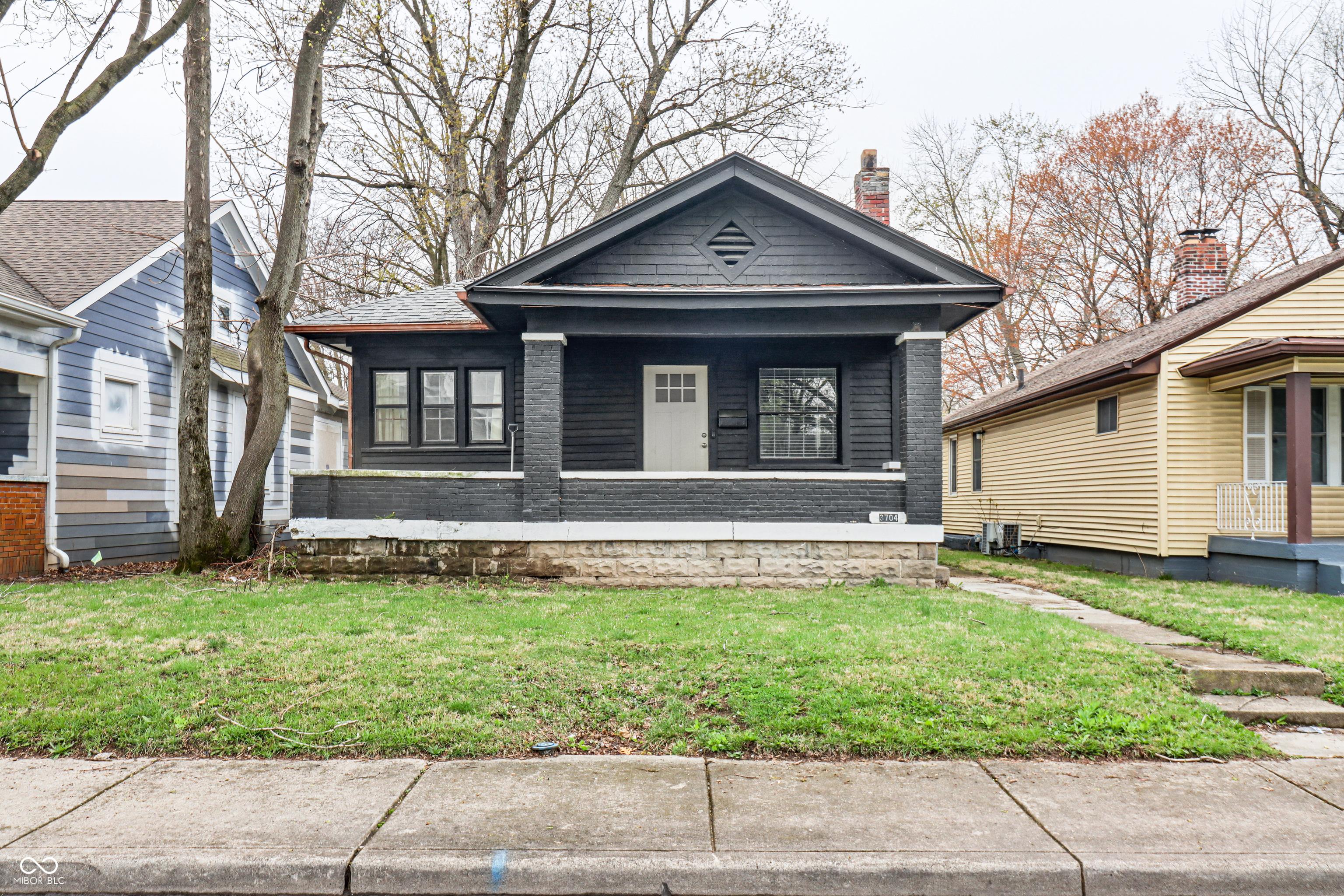 Photo one of 3704 Graceland Ave Indianapolis IN 46208 | MLS 22030301