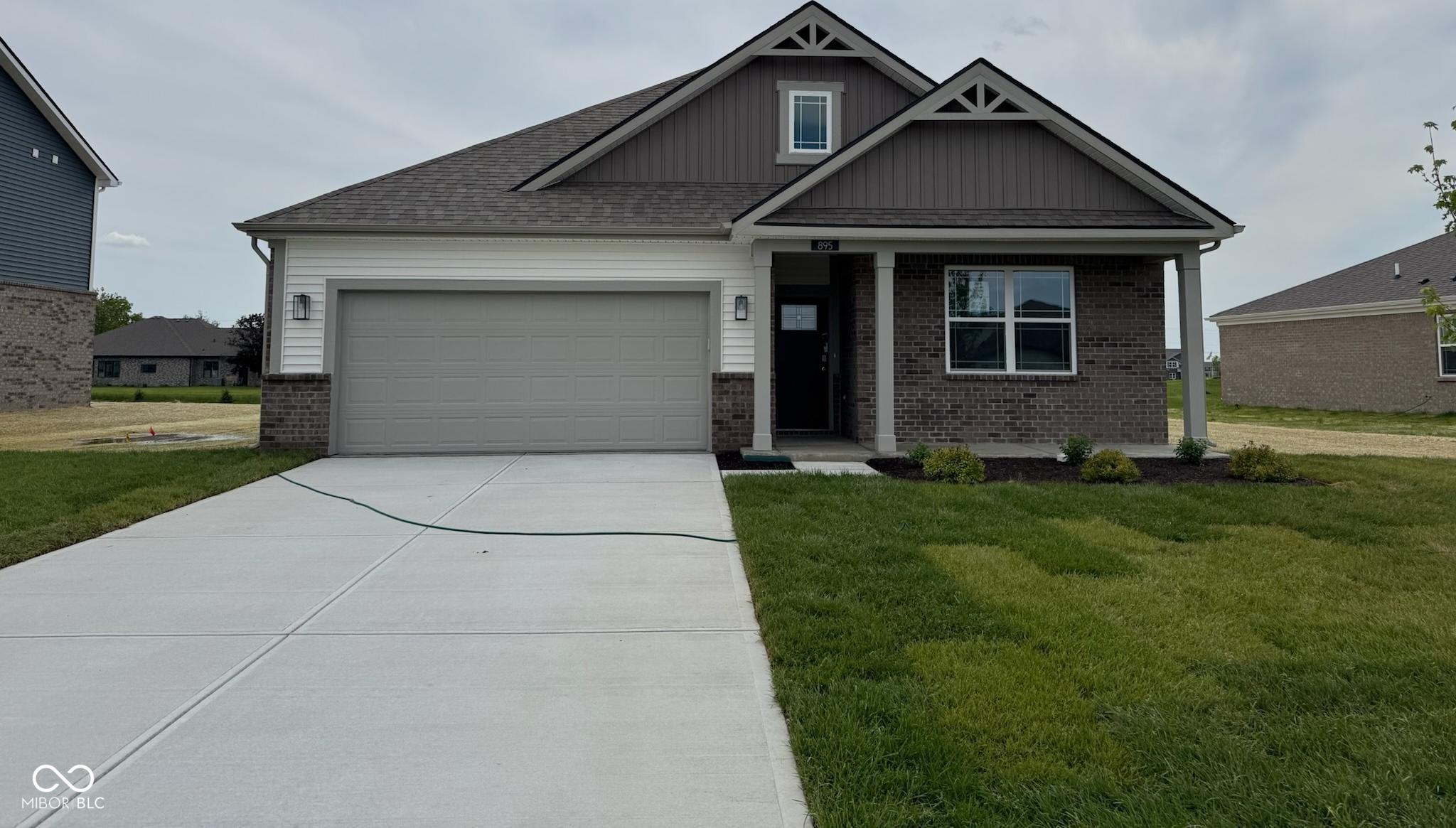 Photo one of 895 Saddlebrook Farms Blvd Whiteland IN 46184 | MLS 22030391