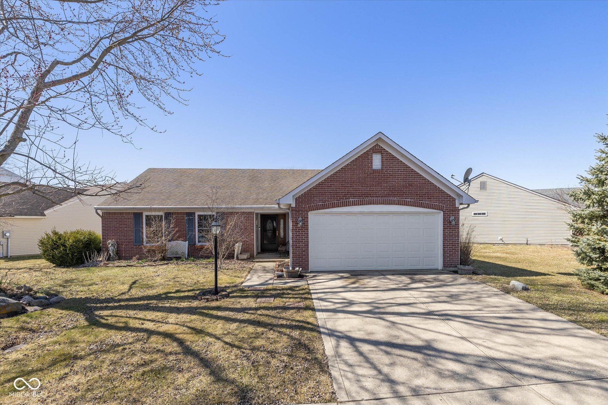 Photo one of 546 Treyburn Lakes Way Indianapolis IN 46239 | MLS 22030431