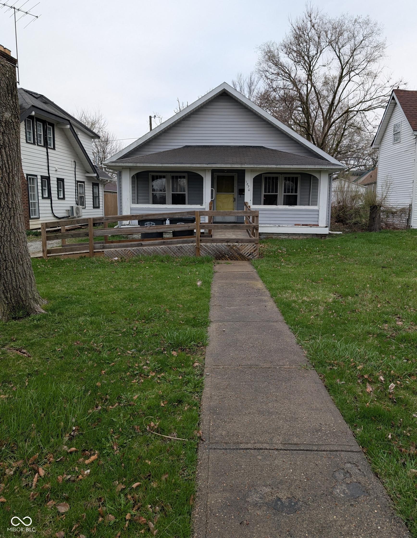 Photo one of 1830 Nichol Ave Anderson IN 46016 | MLS 22030614