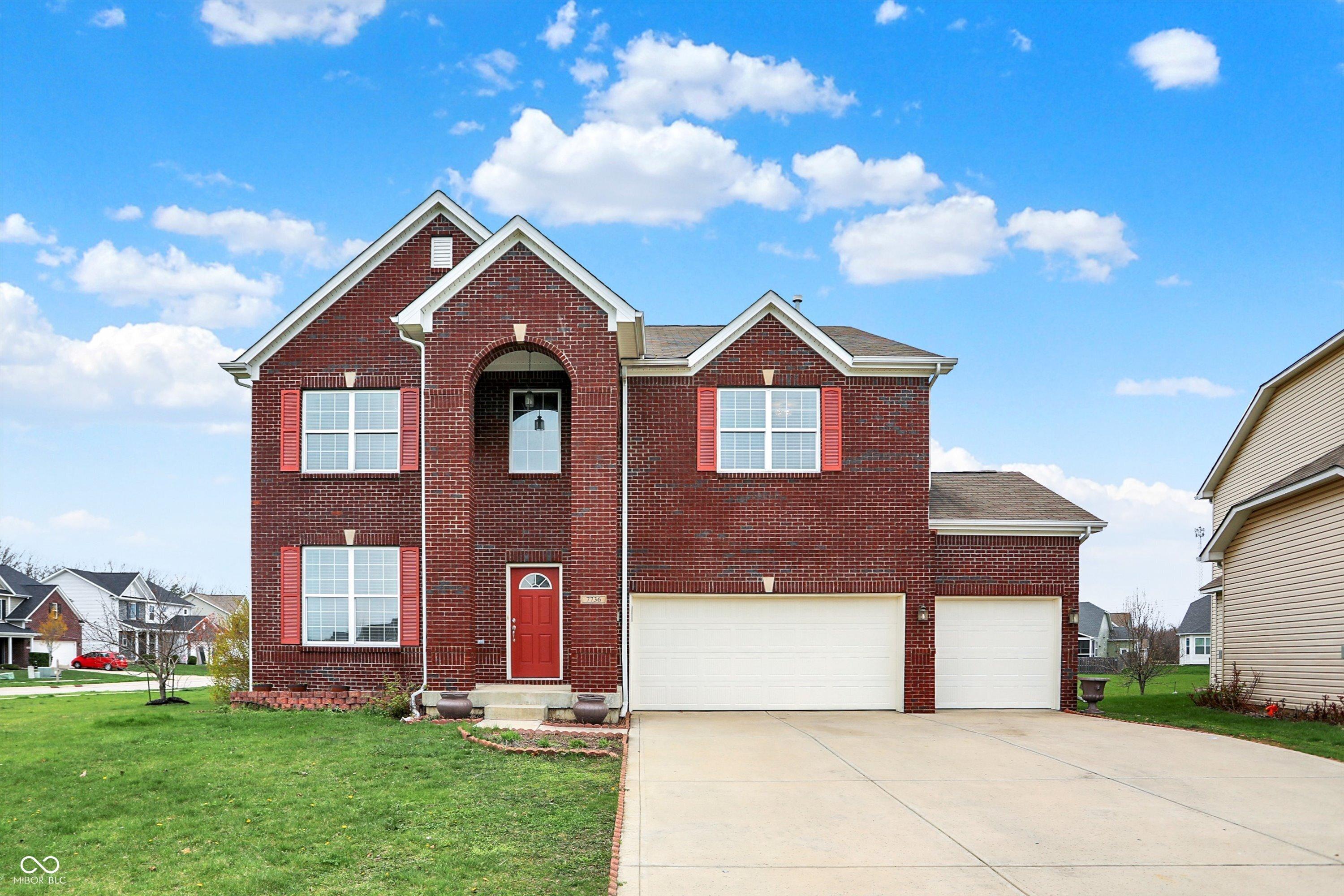 Photo one of 7736 Eagle Point Cir Zionsville IN 46077 | MLS 22030784