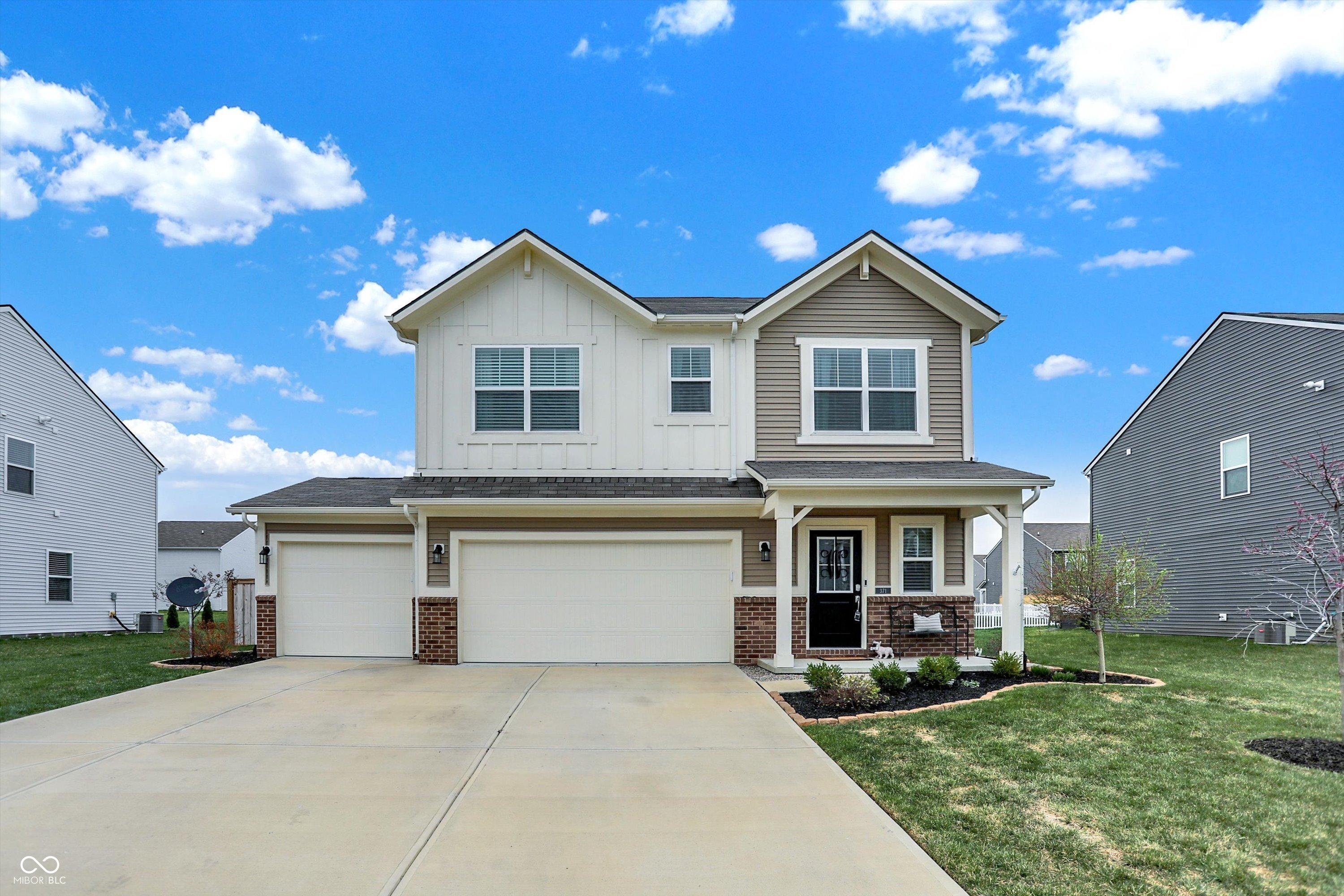 Photo one of 371 Bluestem Ln Whiteland IN 46184 | MLS 22031024