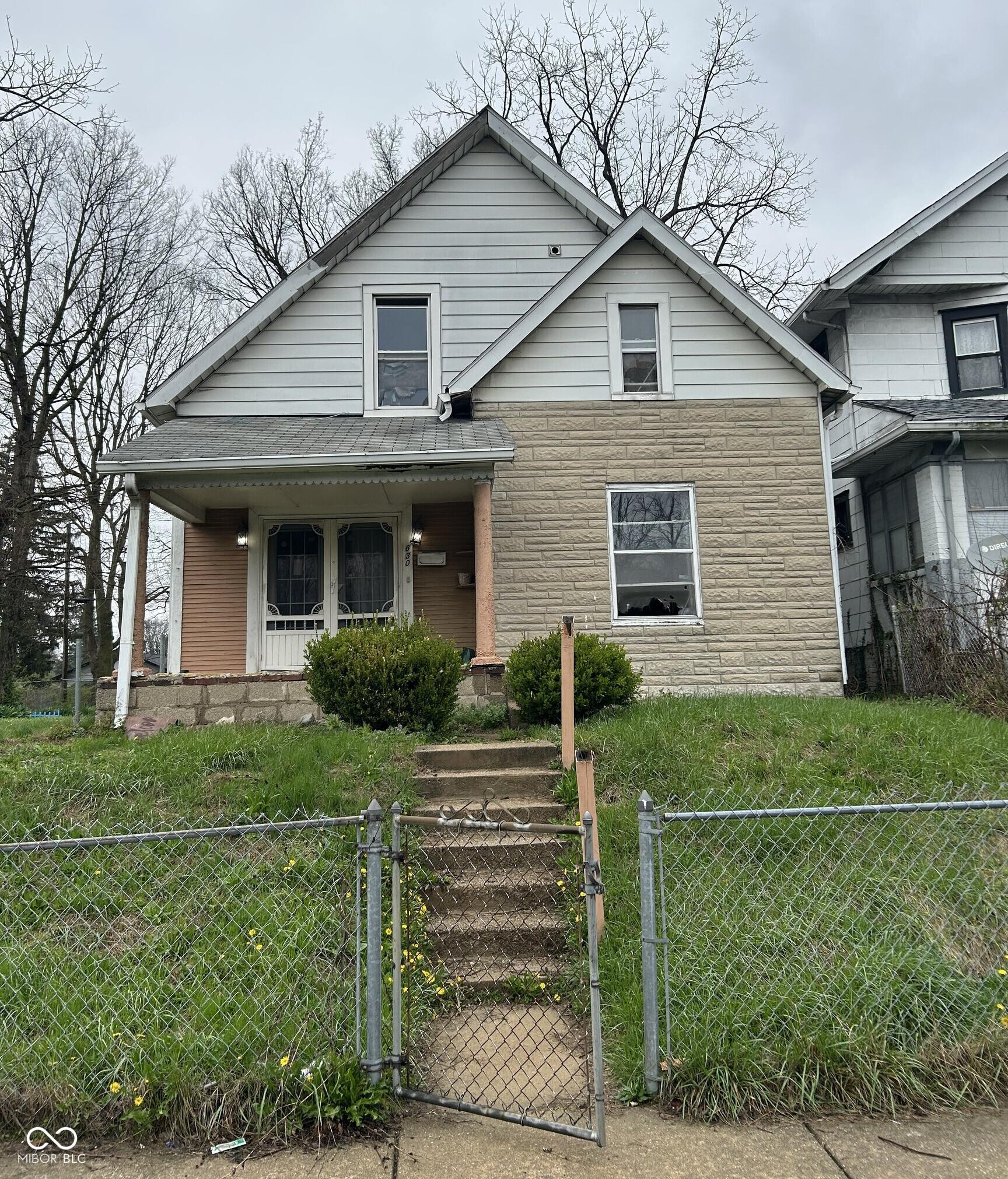 Photo one of 630 Congress Ave Indianapolis IN 46208 | MLS 22031203